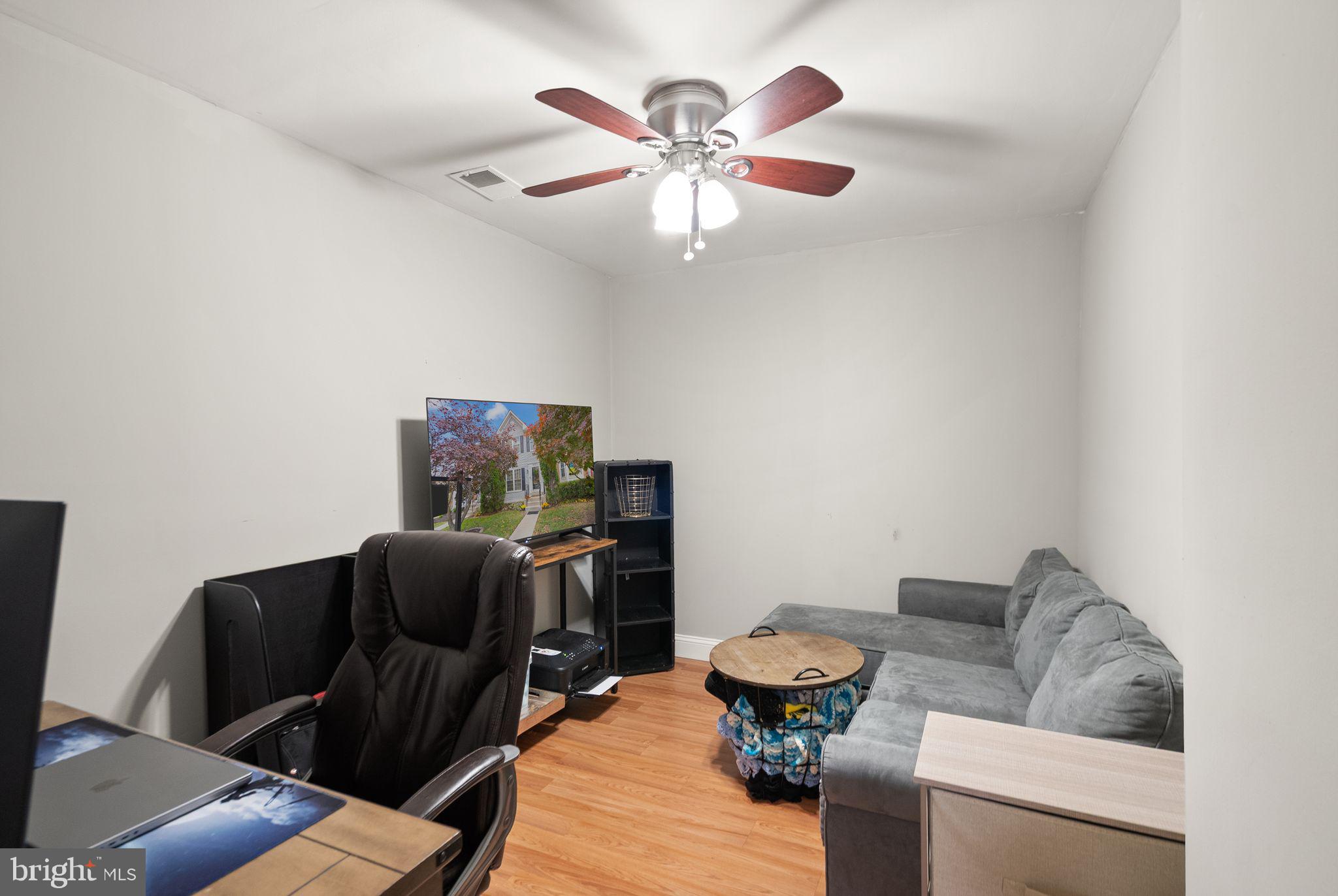 ASHBURN FARM - Residential