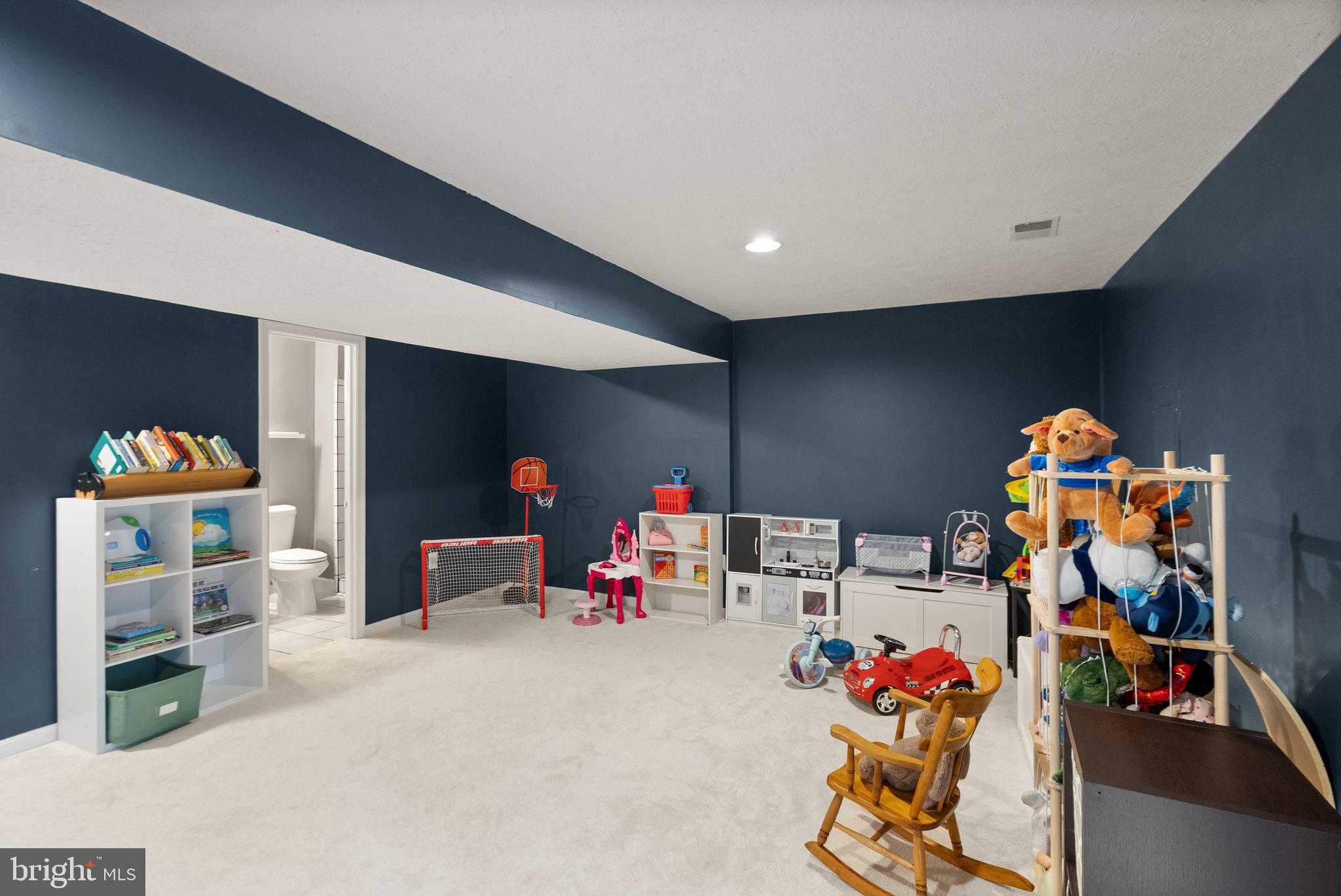 ASHBURN FARM - Residential