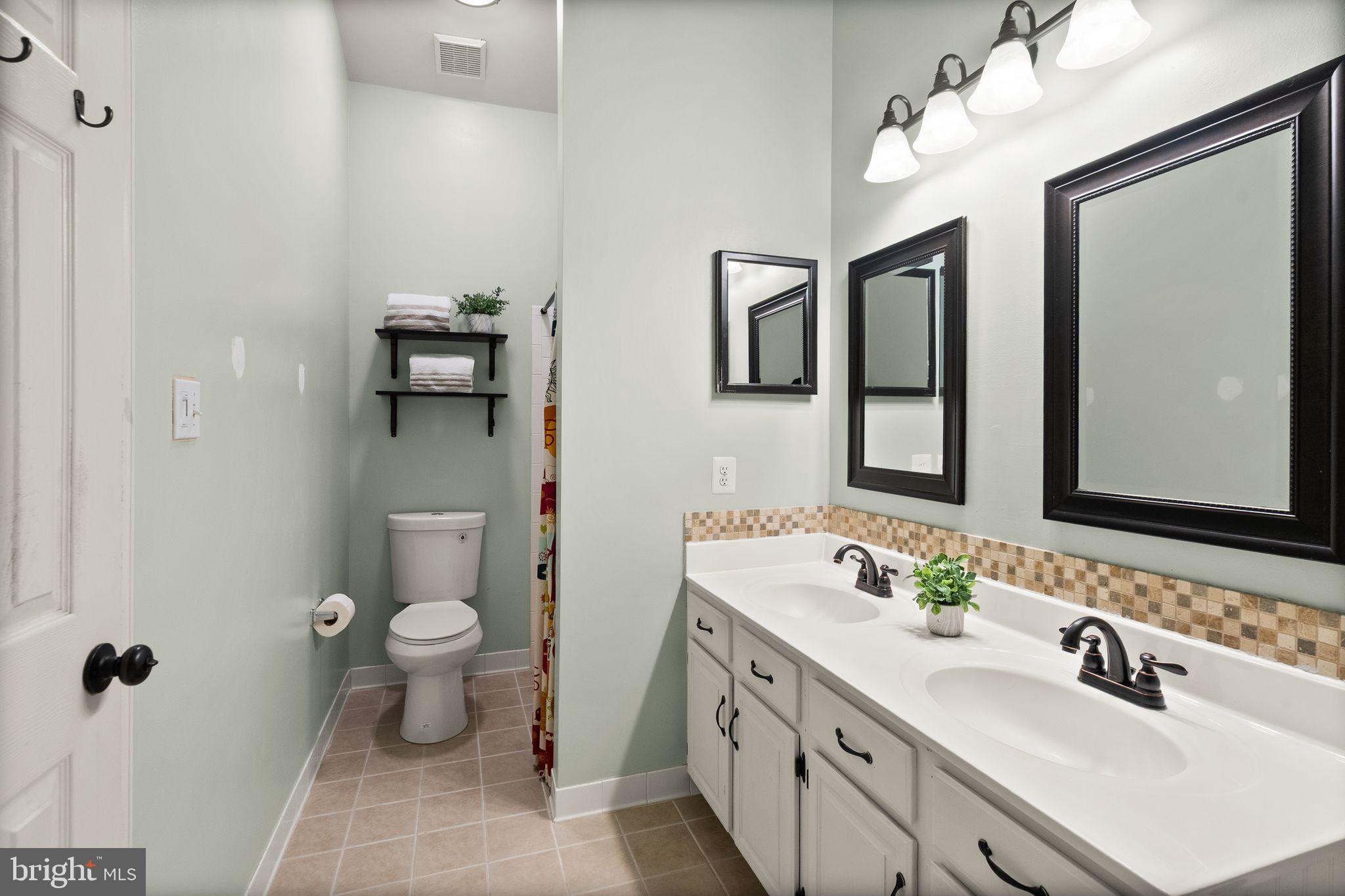 ASHBURN FARM - Residential