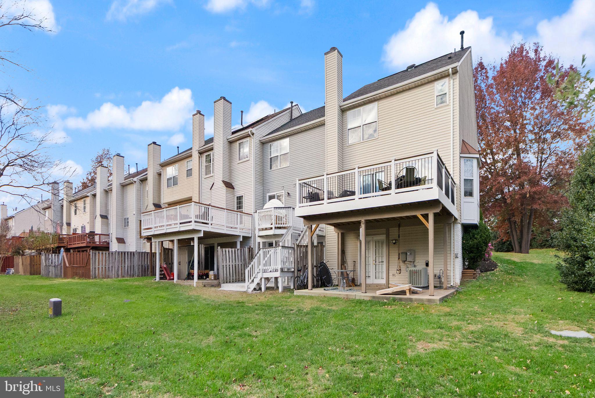 ASHBURN FARM - Residential