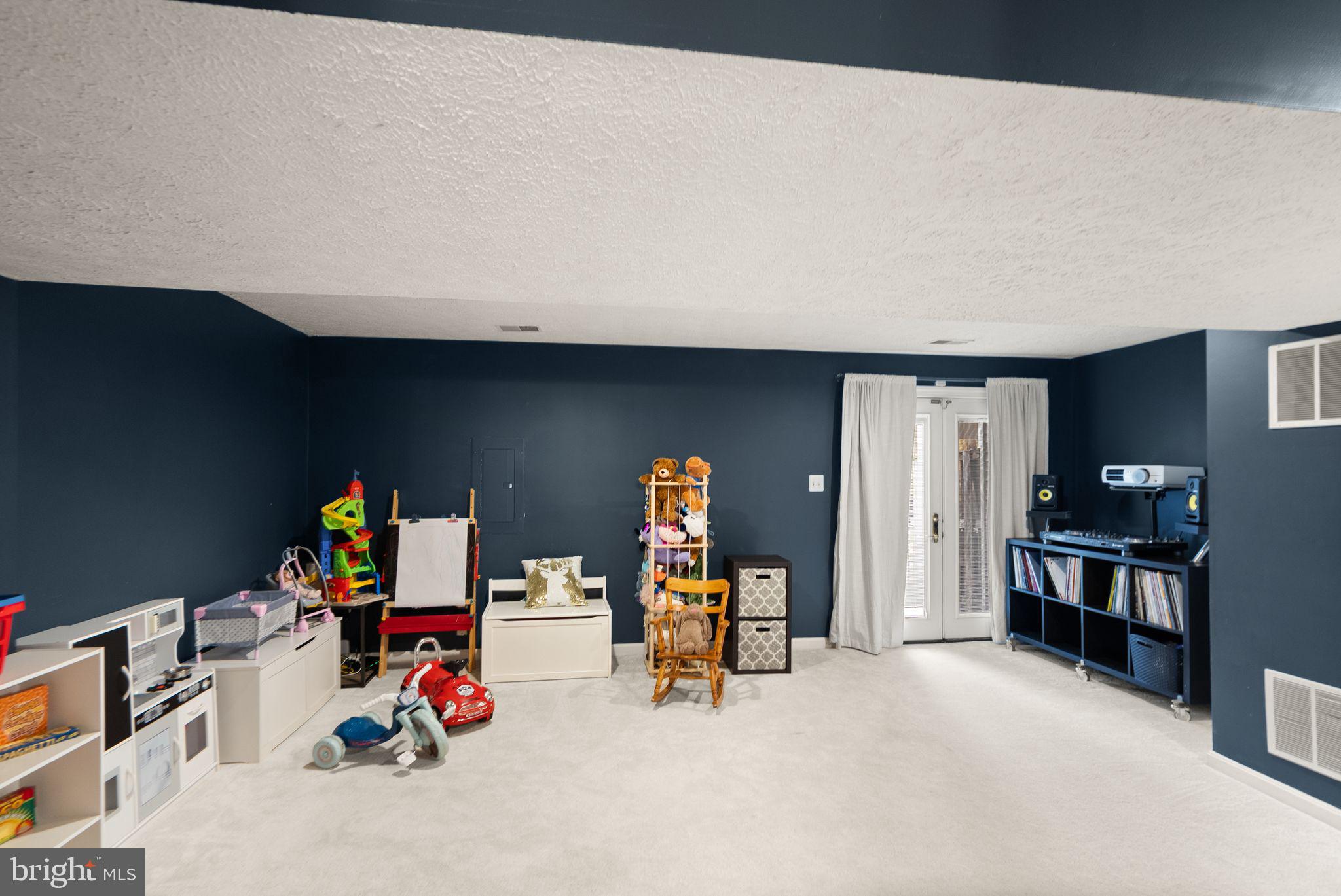 ASHBURN FARM - Residential