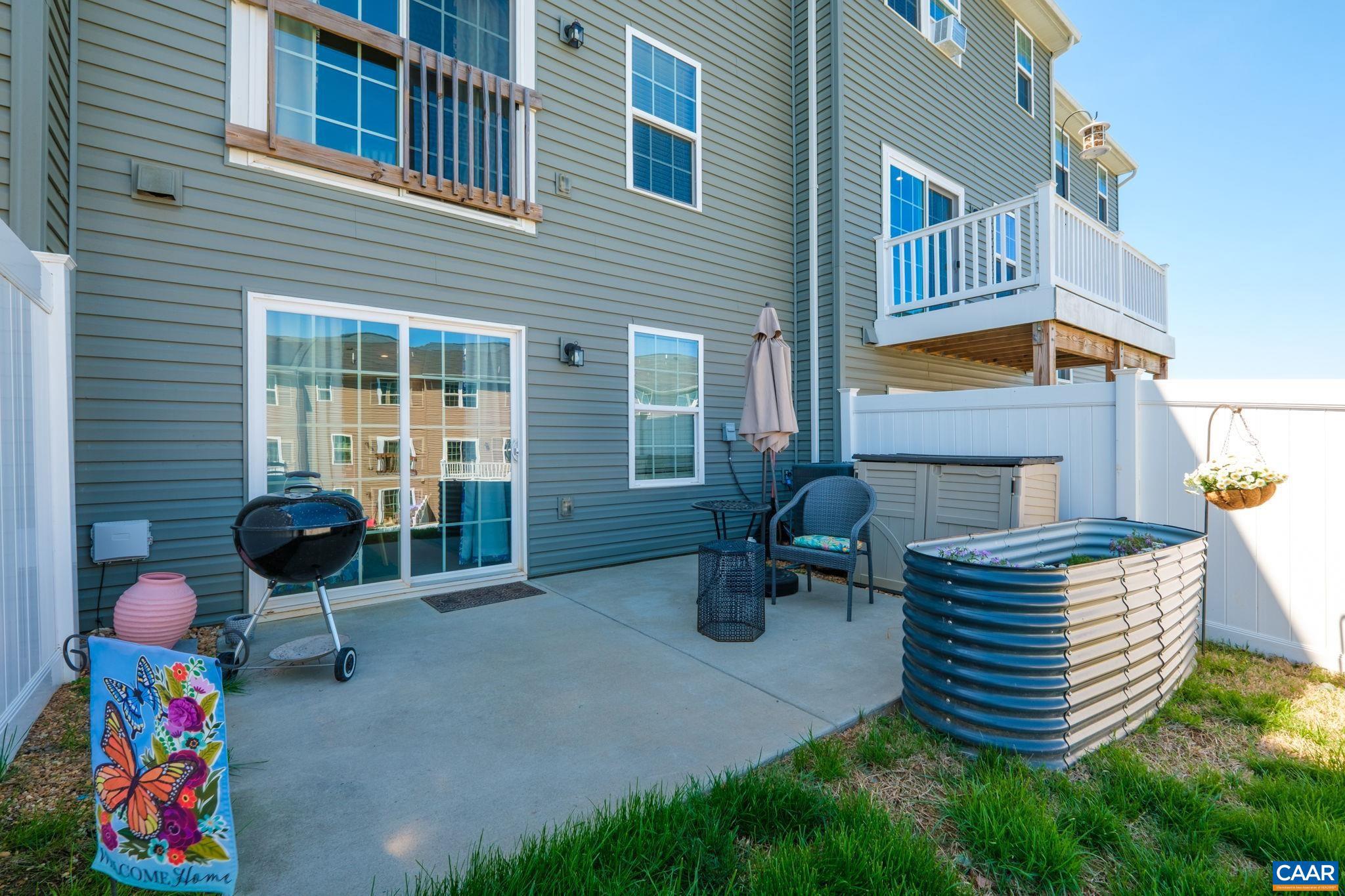 VILLAGE OAKS - Residential