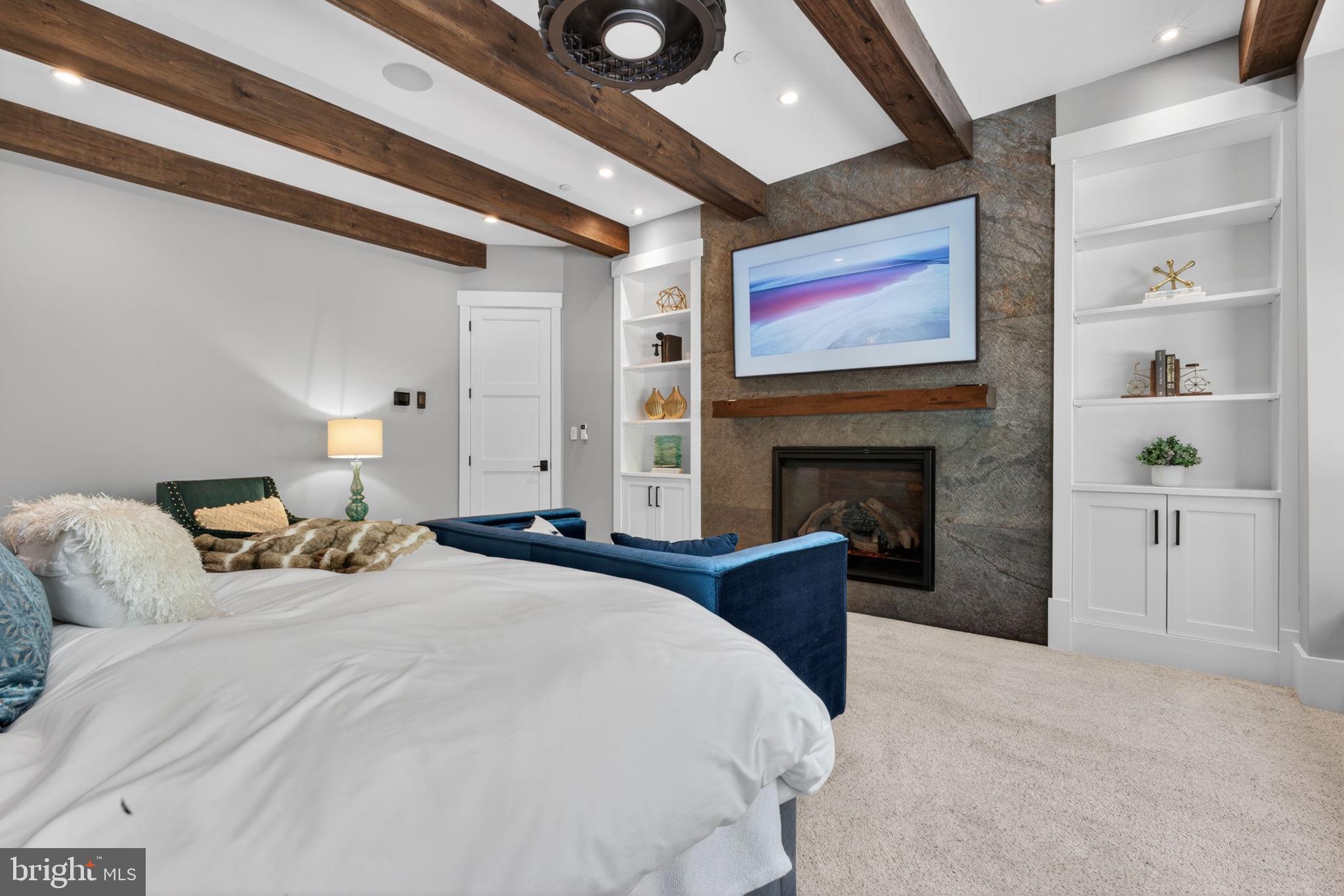 KENTLANDS - Residential