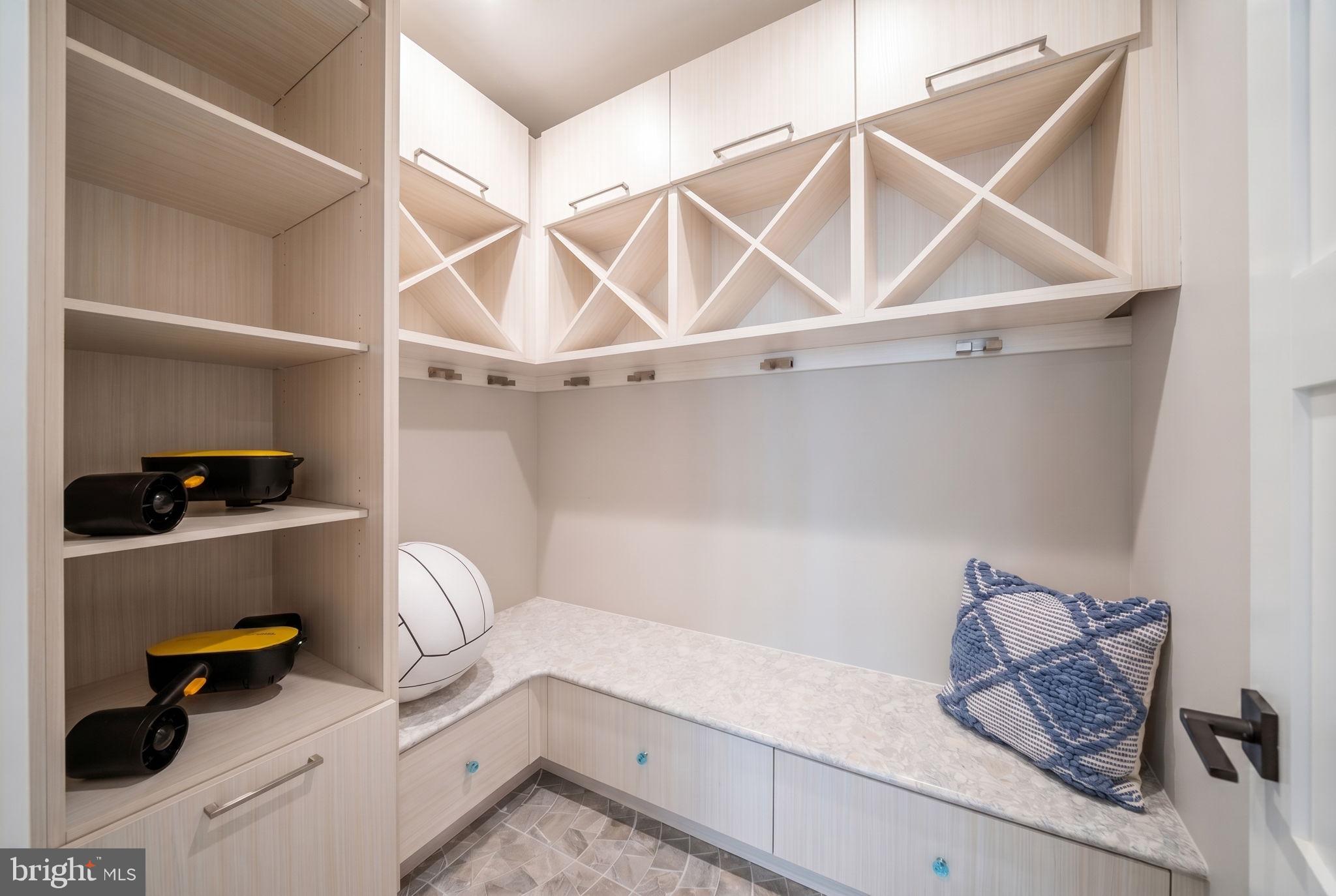 KENTLANDS - Residential