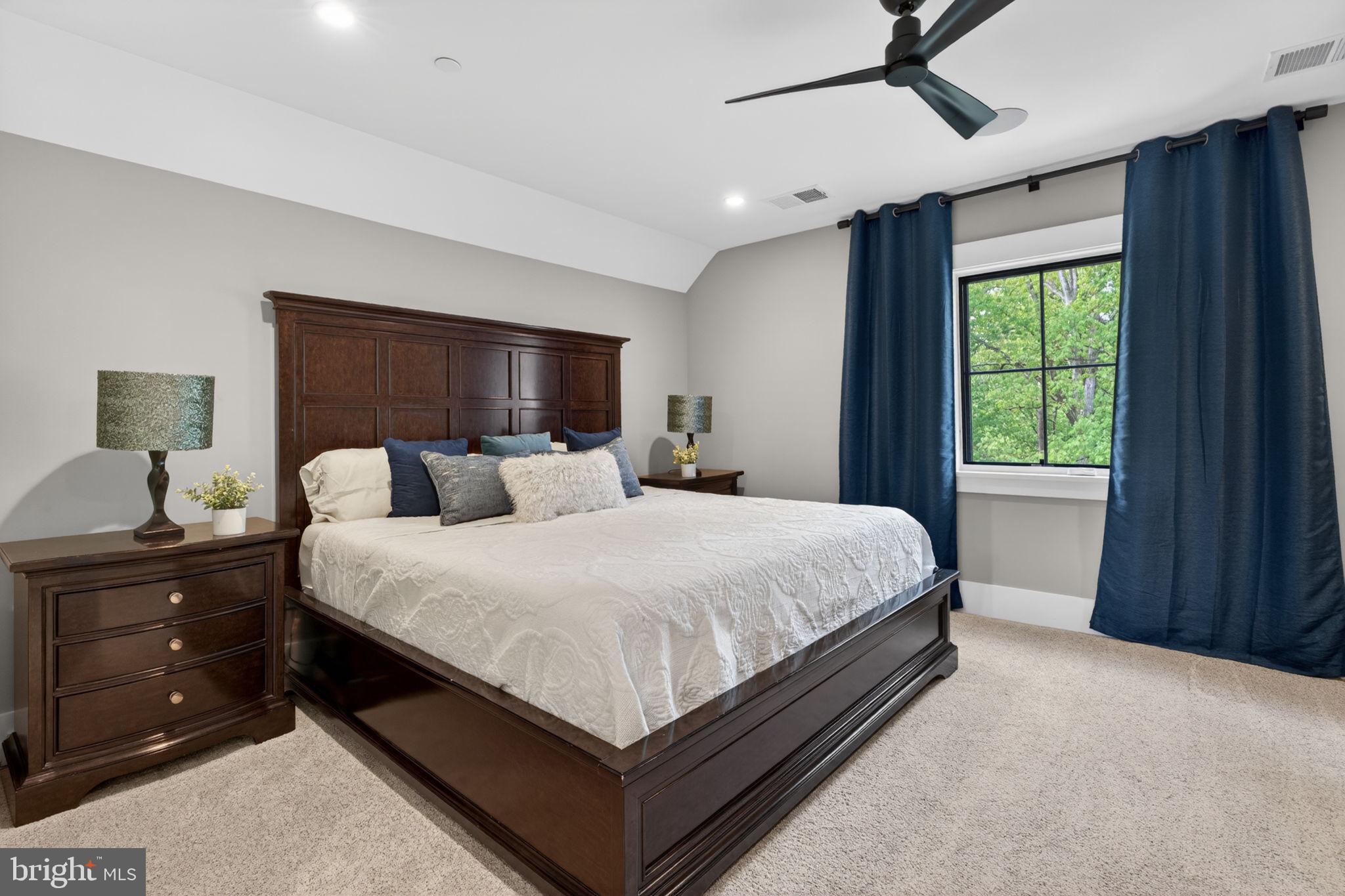 KENTLANDS - Residential