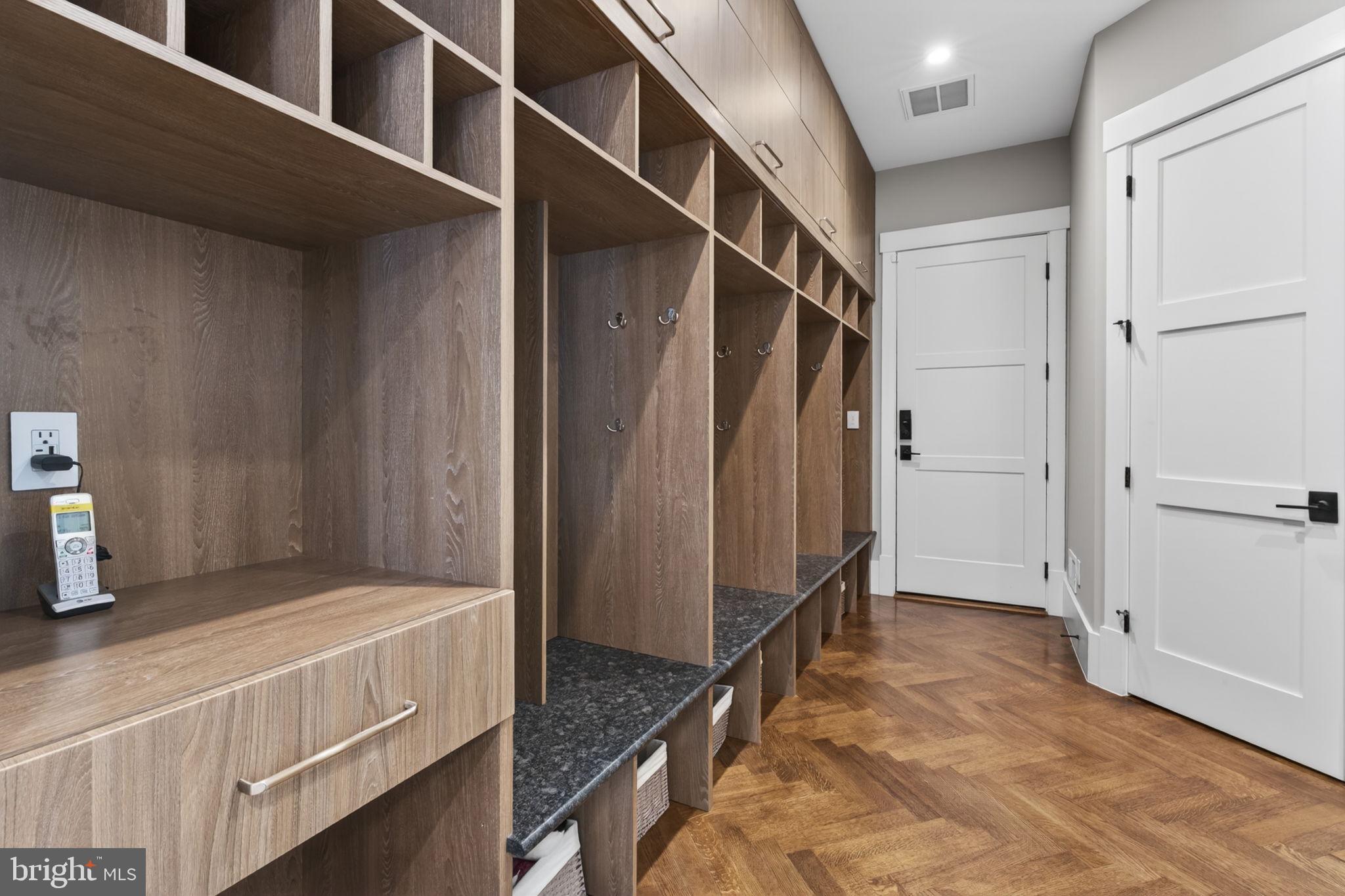 KENTLANDS - Residential