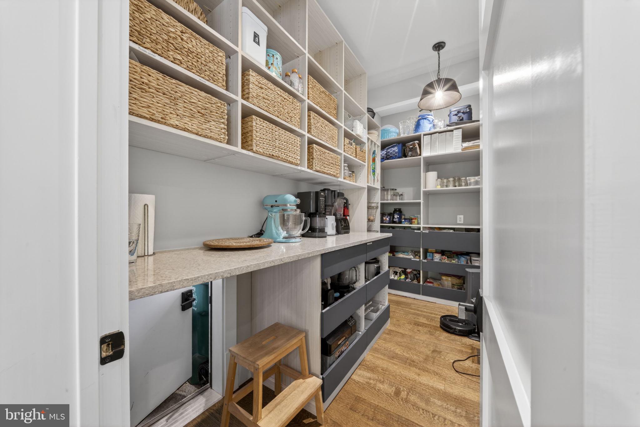 KENTLANDS - Residential