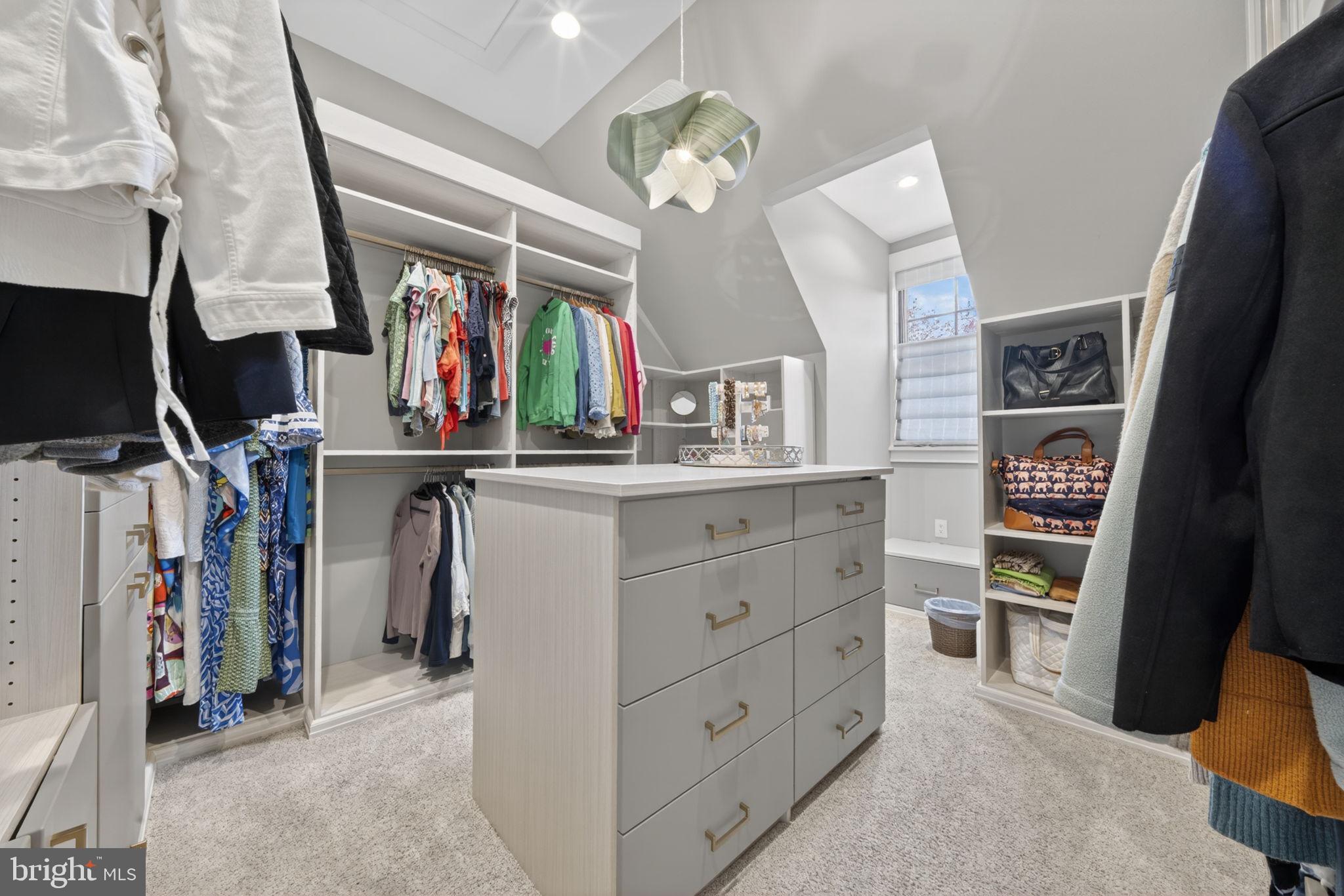 KENTLANDS - Residential