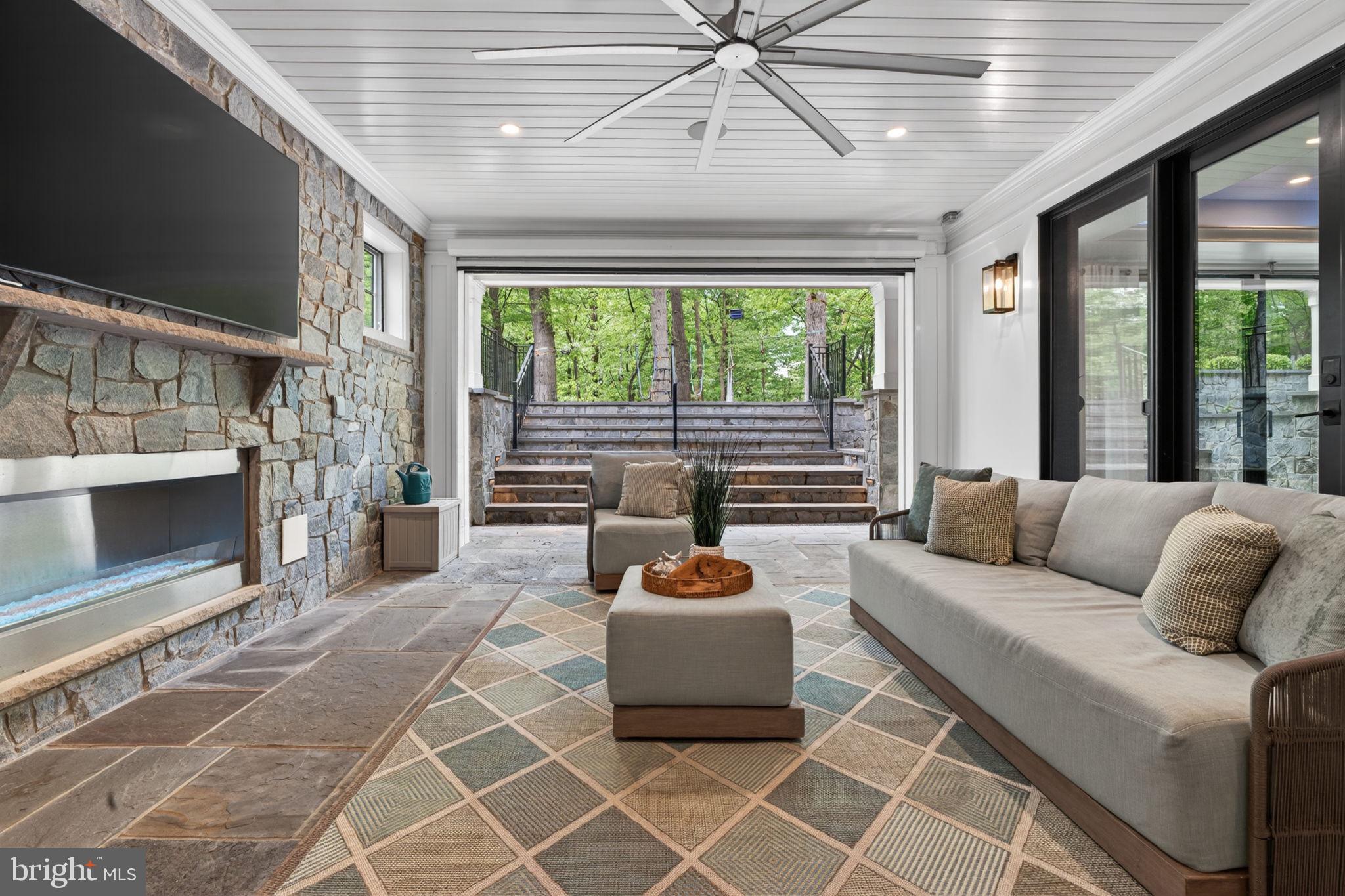 KENTLANDS - Residential