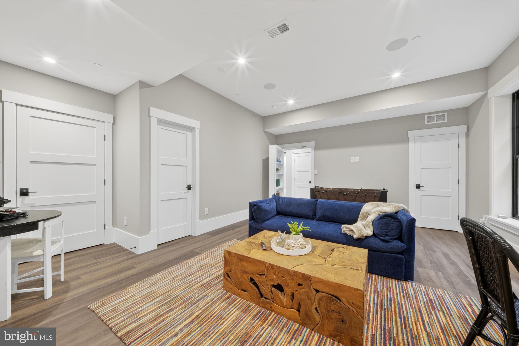 KENTLANDS - Residential