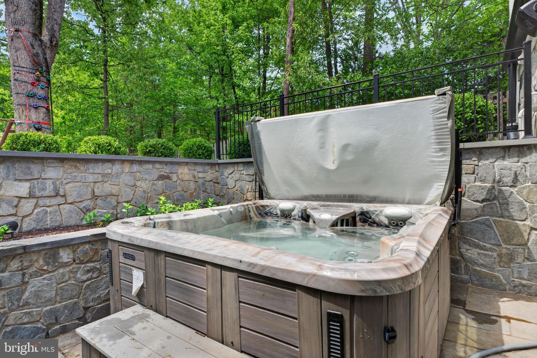 KENTLANDS - Residential