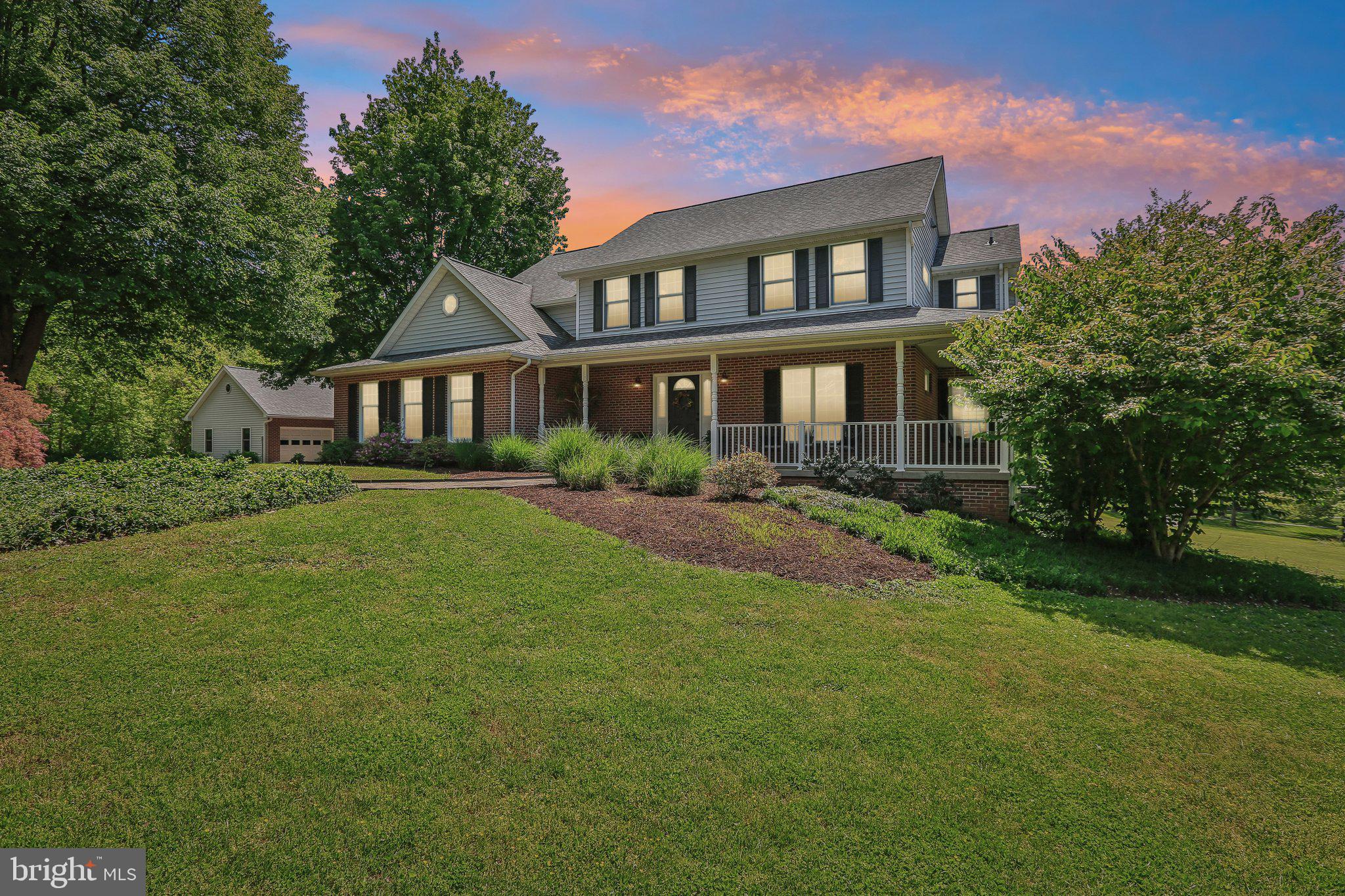 WHITE OAKS - Residential