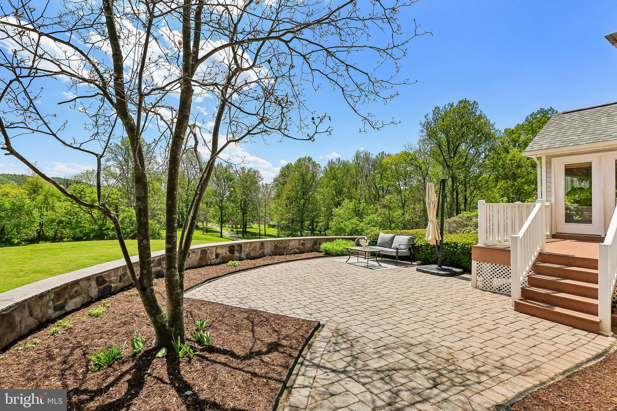 WHITE OAKS - Residential