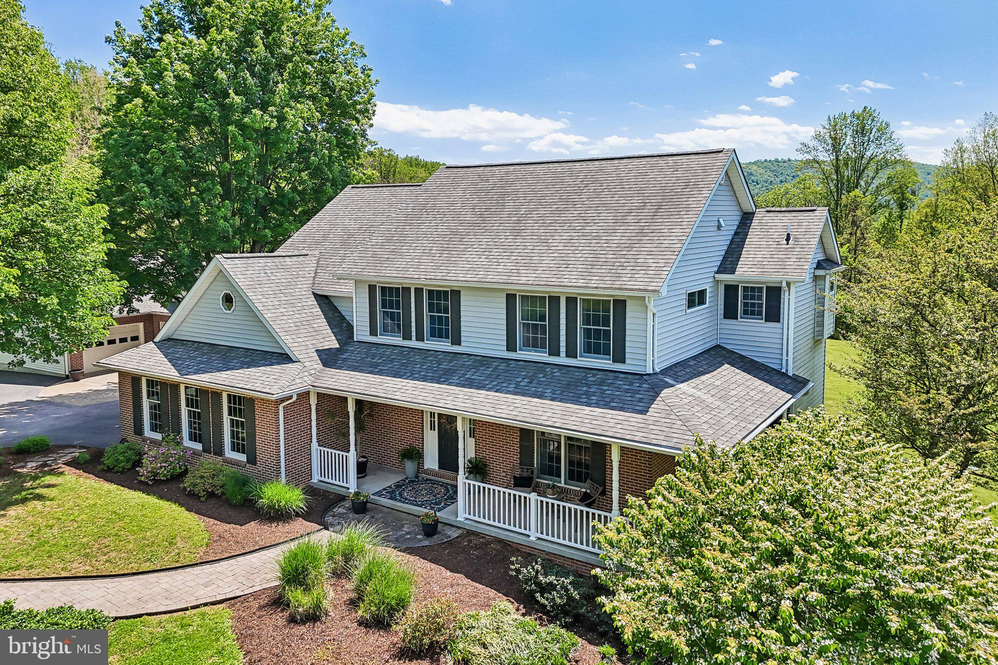 WHITE OAKS - Residential
