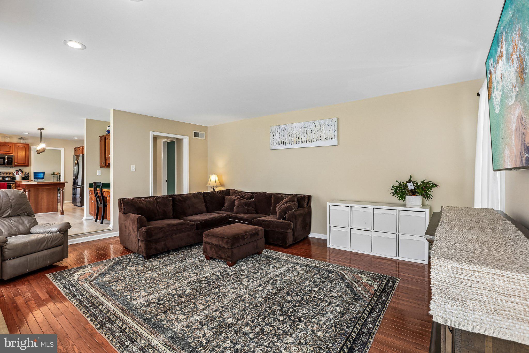 WHITE OAKS - Residential