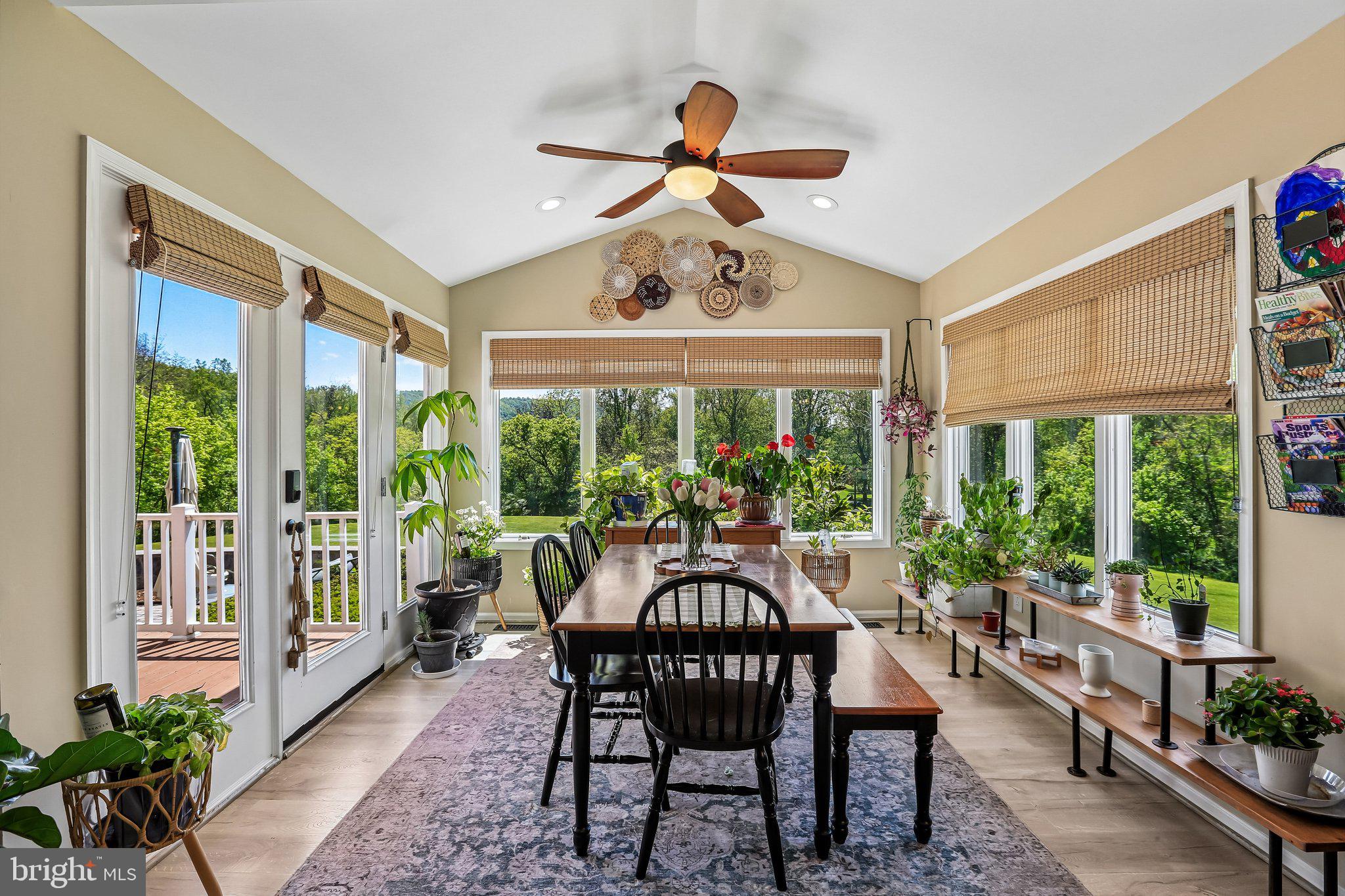 WHITE OAKS - Residential