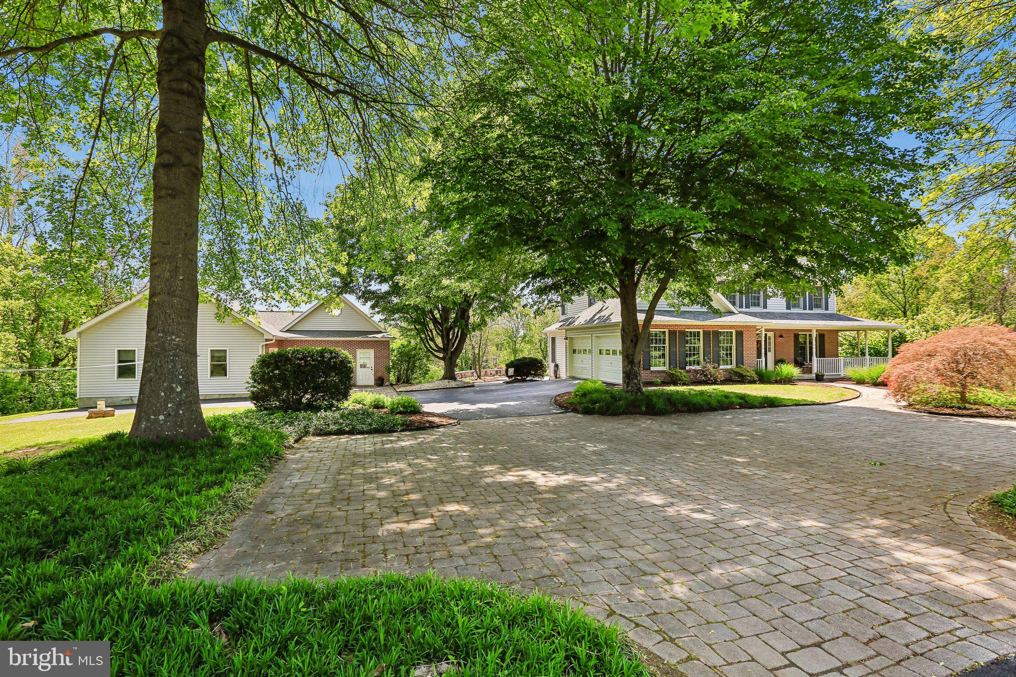 WHITE OAKS - Residential
