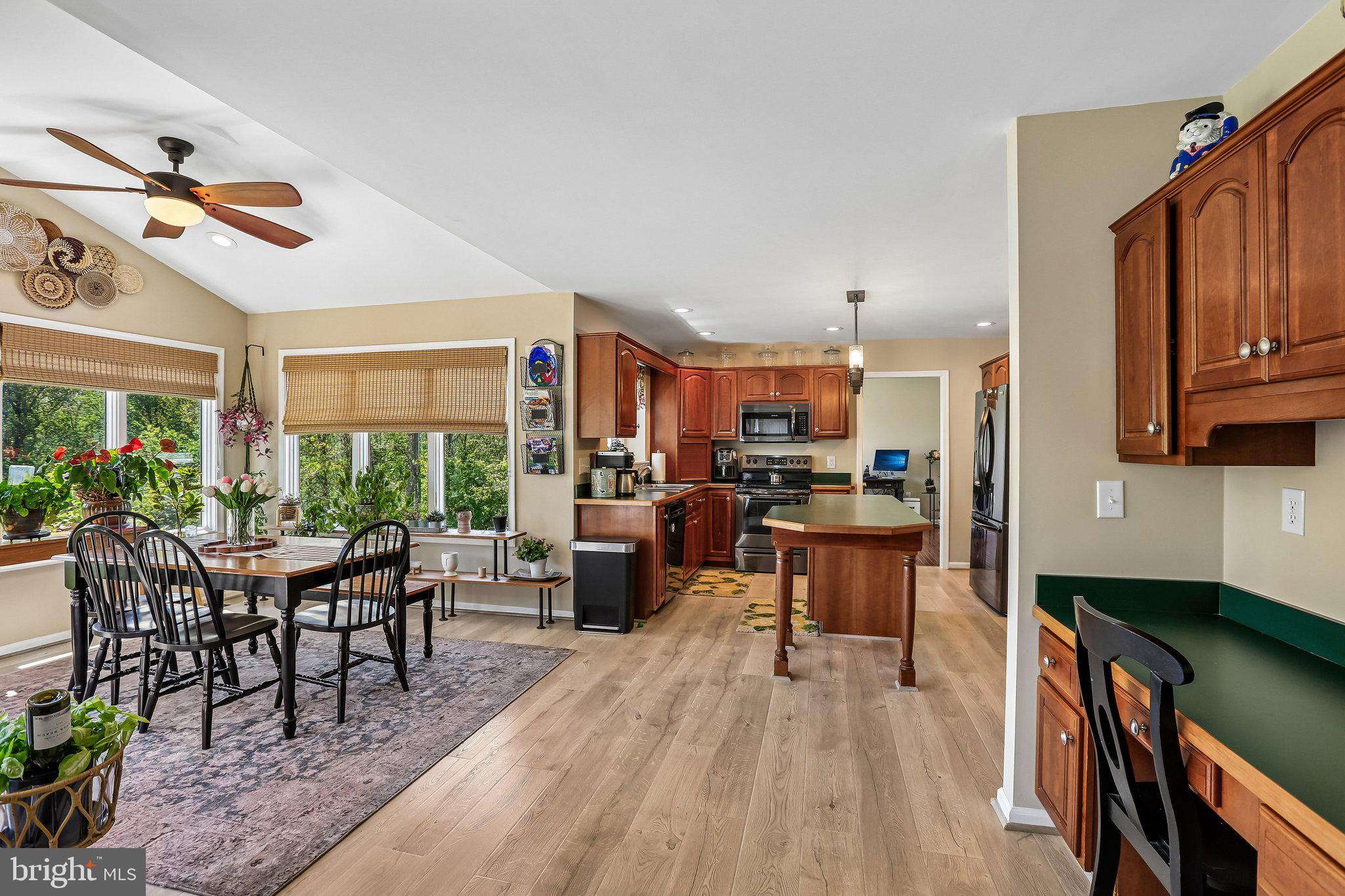 WHITE OAKS - Residential
