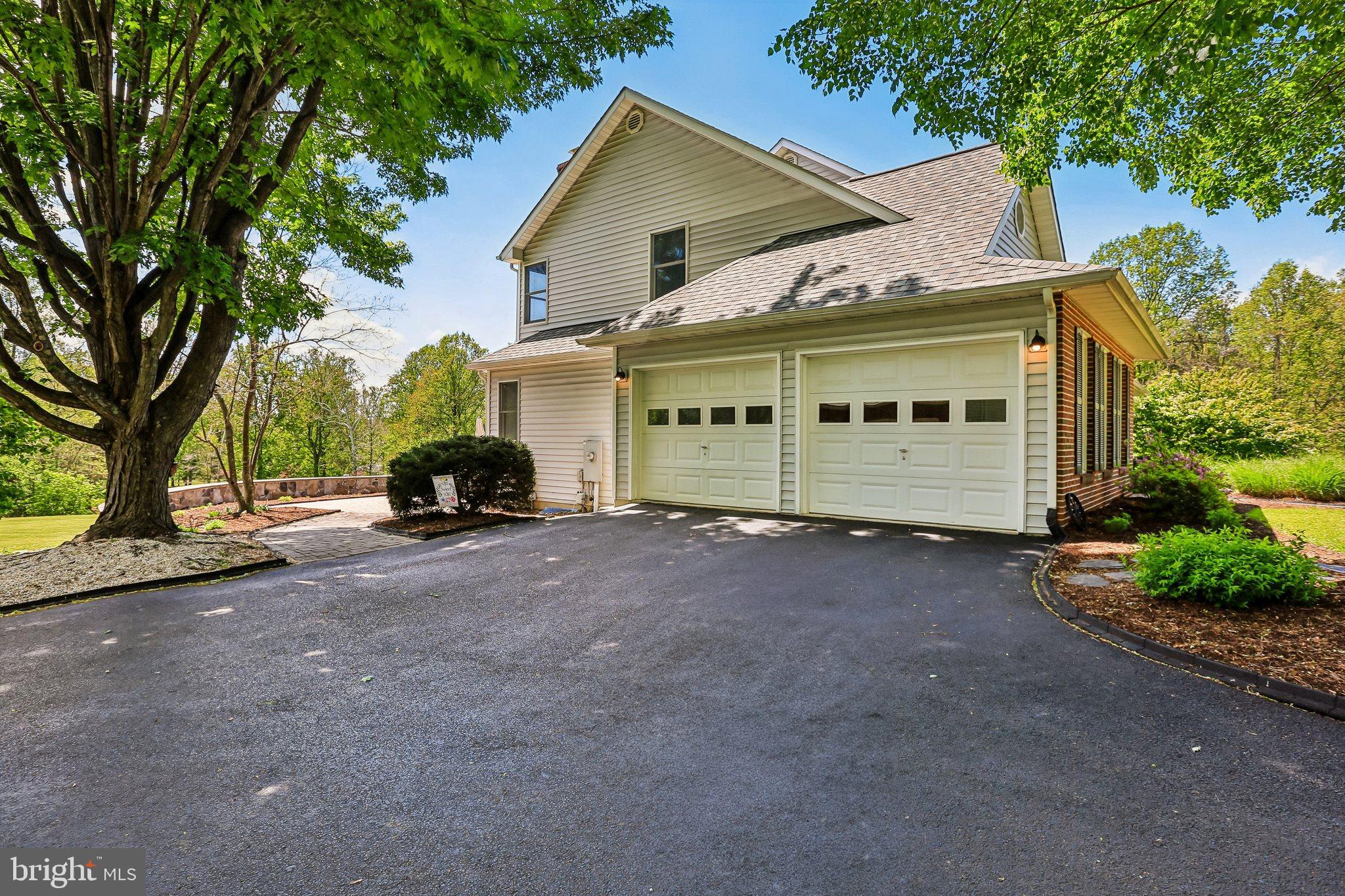 WHITE OAKS - Residential