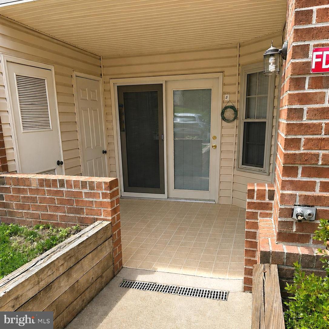 1712 LANDMARK DRIVE J