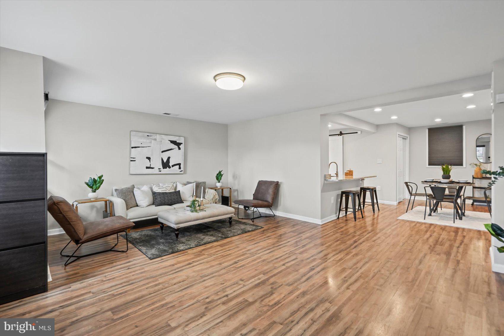 18 4TH AVENUE