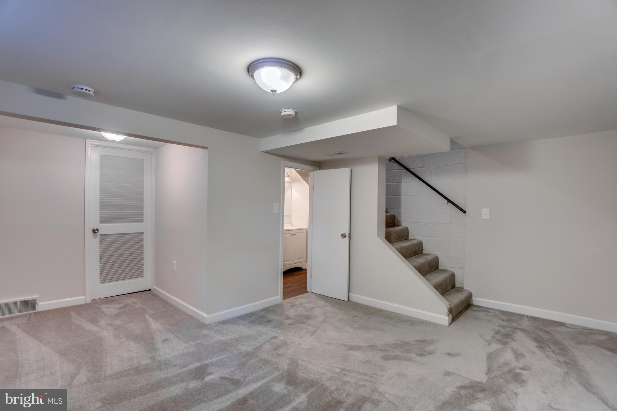 HUNTINGTON - Residential Lease