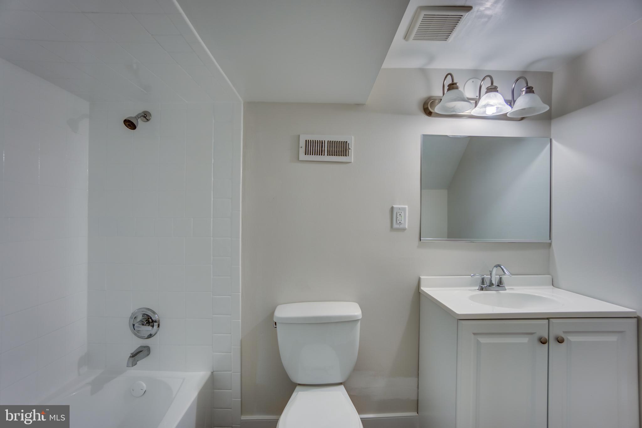 HUNTINGTON - Residential Lease