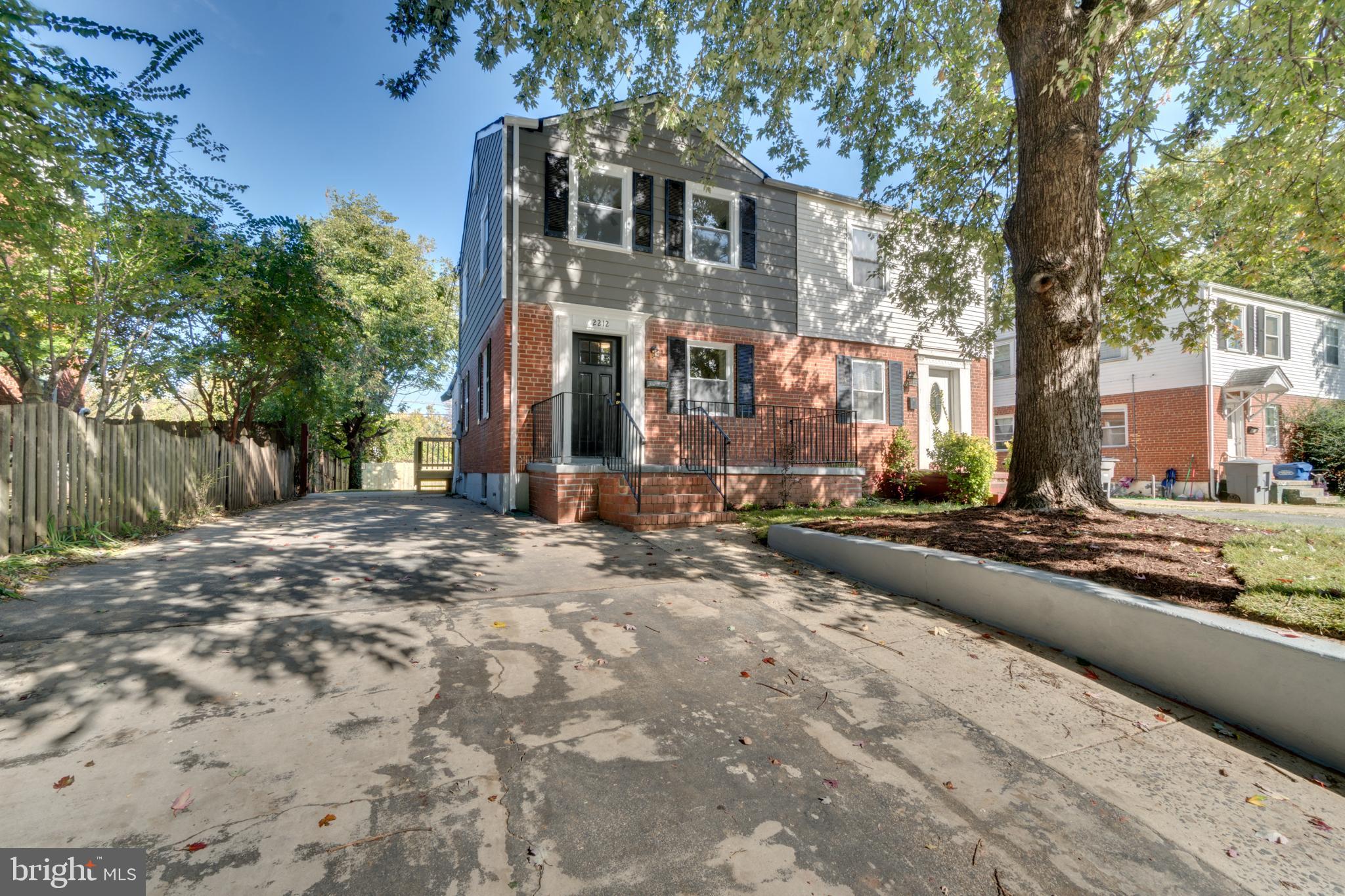 HUNTINGTON - Residential Lease