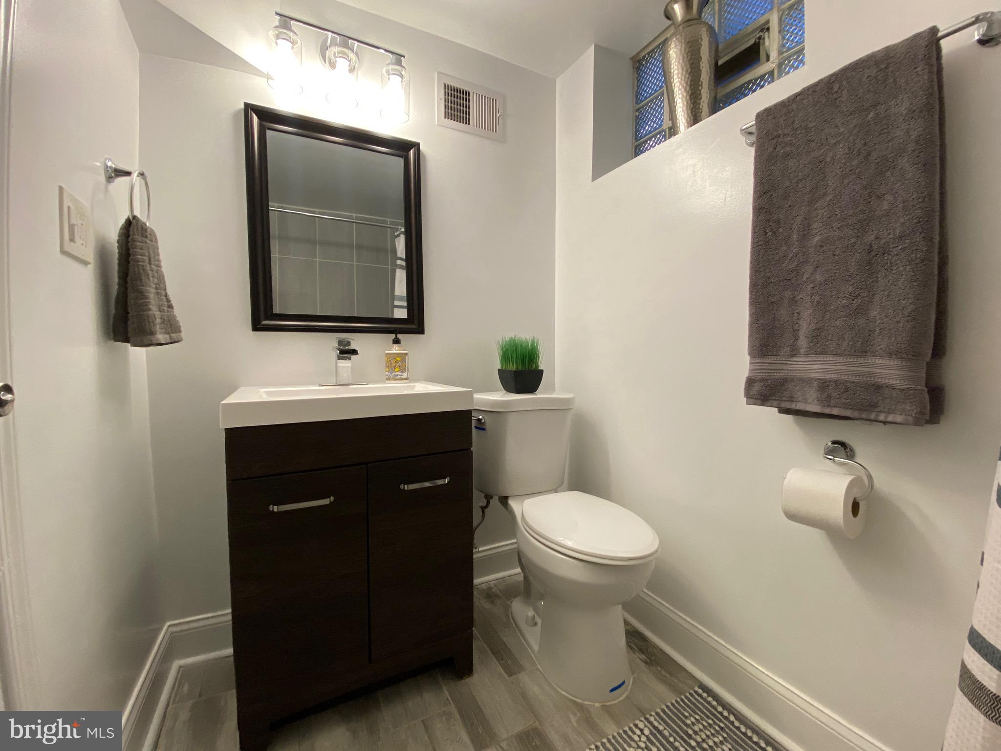 PERRING LOCH - Residential