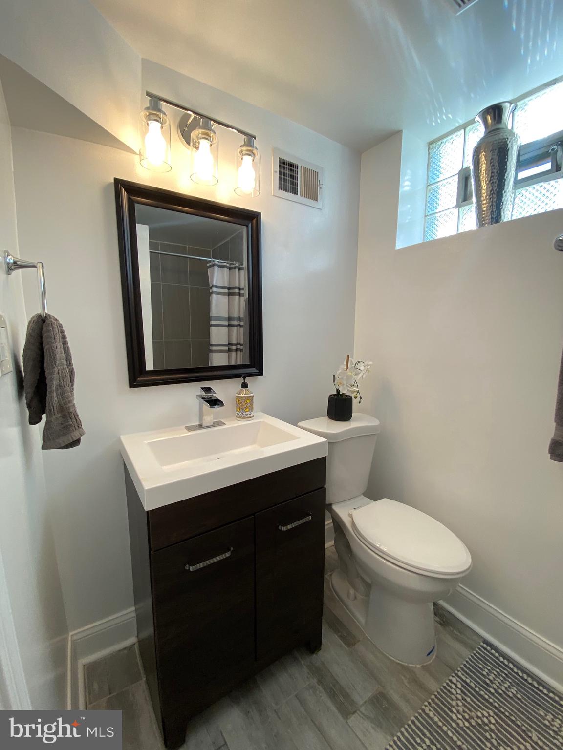 PERRING LOCH - Residential