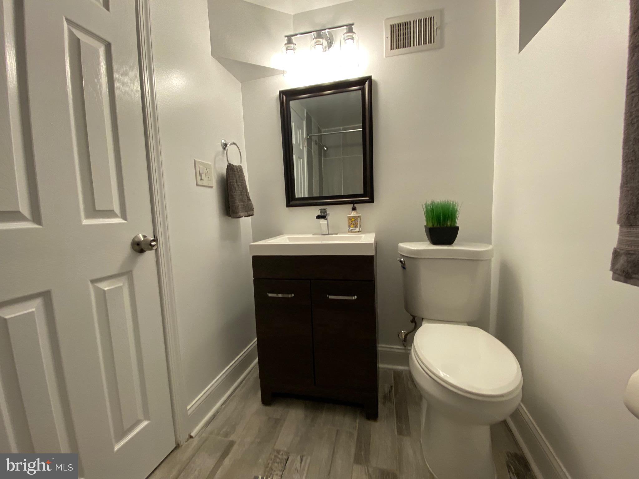 PERRING LOCH - Residential