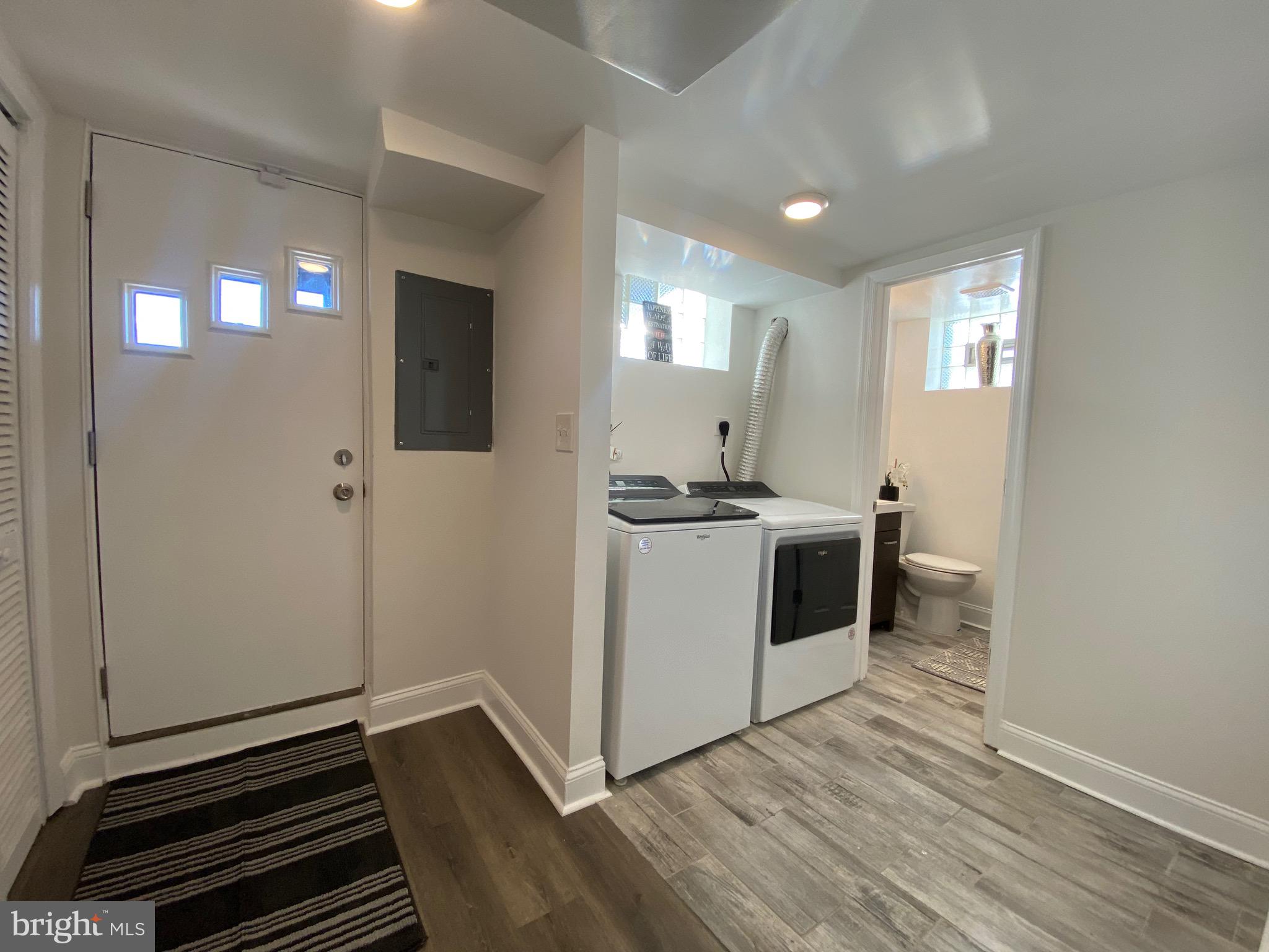 PERRING LOCH - Residential