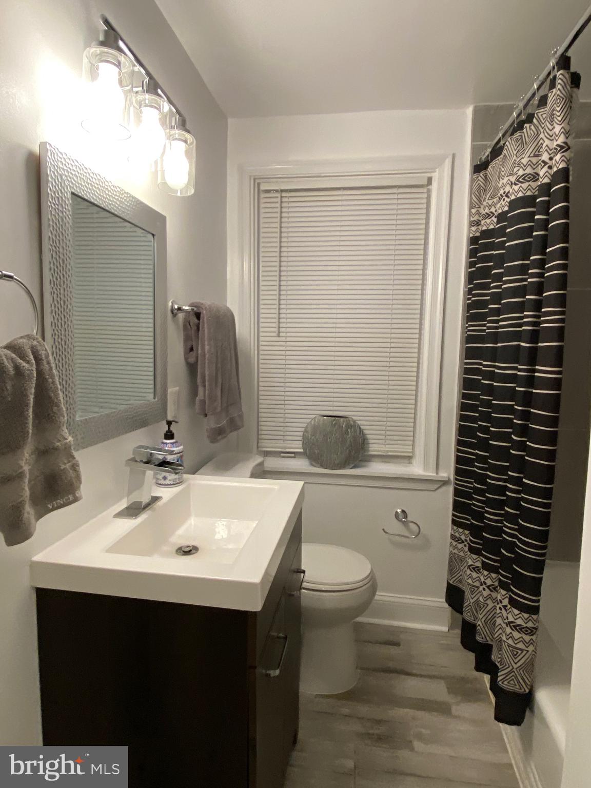 PERRING LOCH - Residential