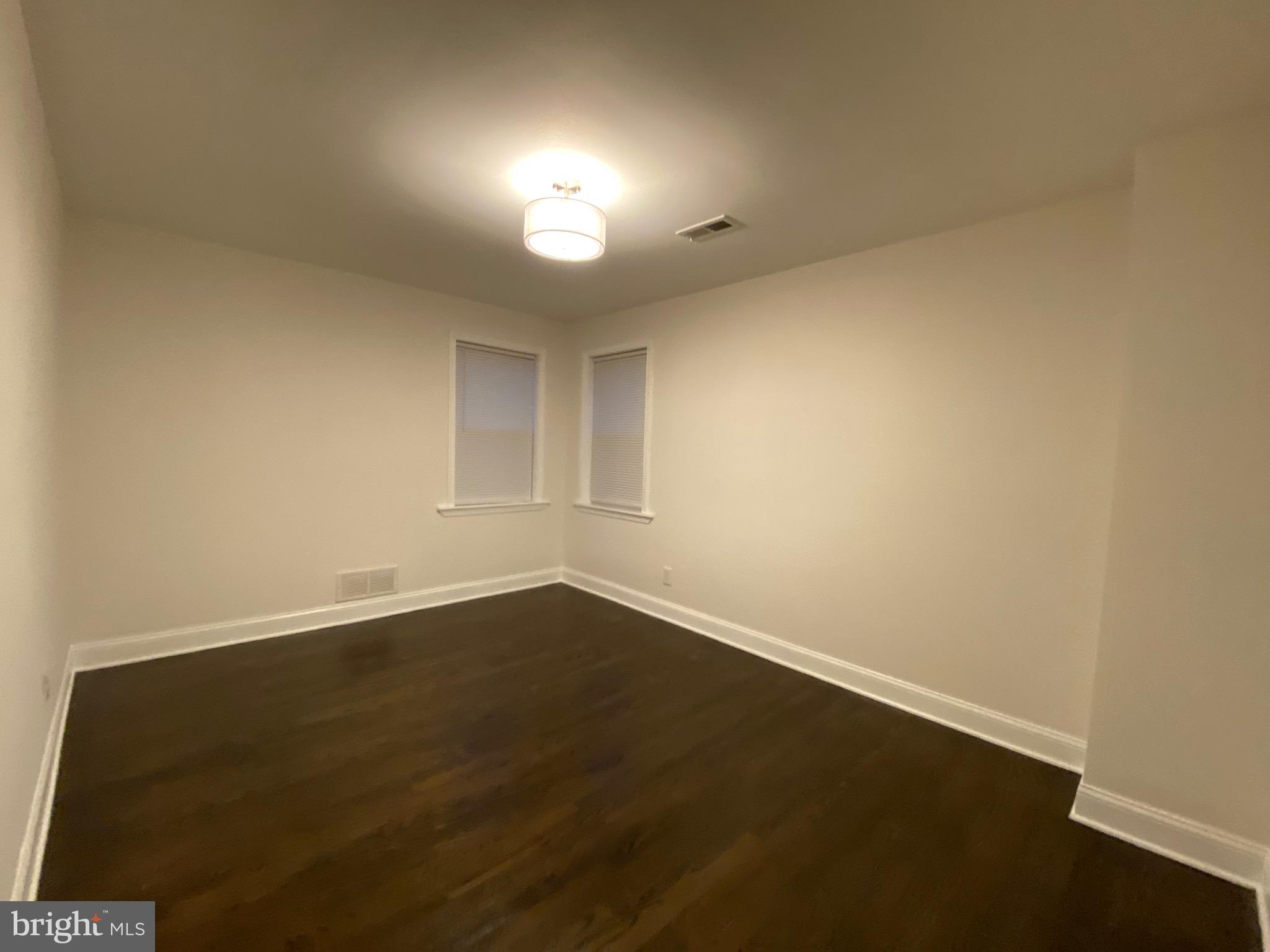 PERRING LOCH - Residential