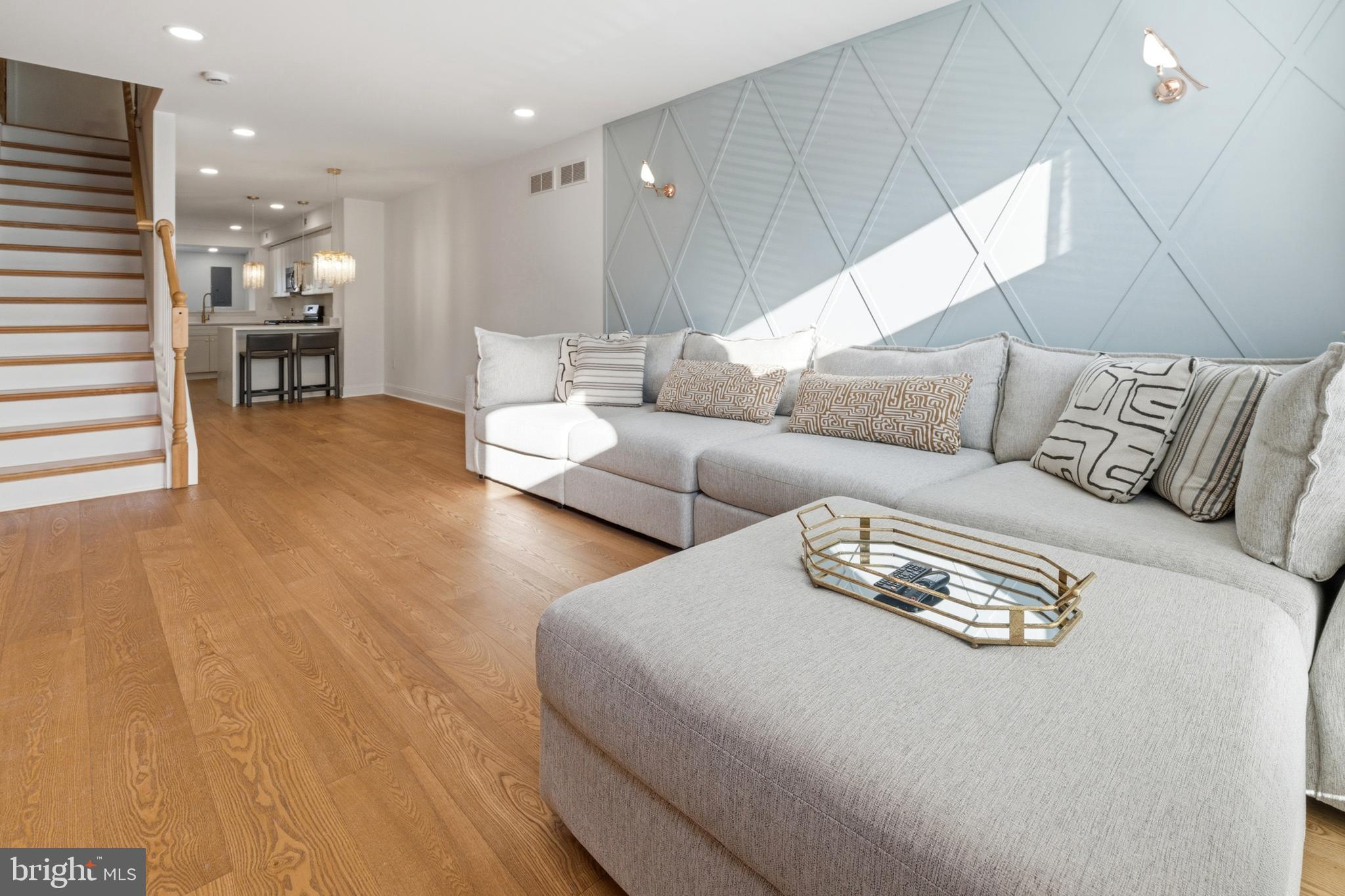 HIGHLANDTOWN - Residential