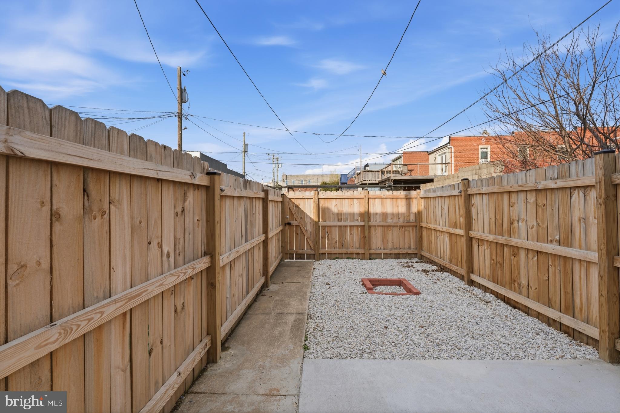 HIGHLANDTOWN - Residential