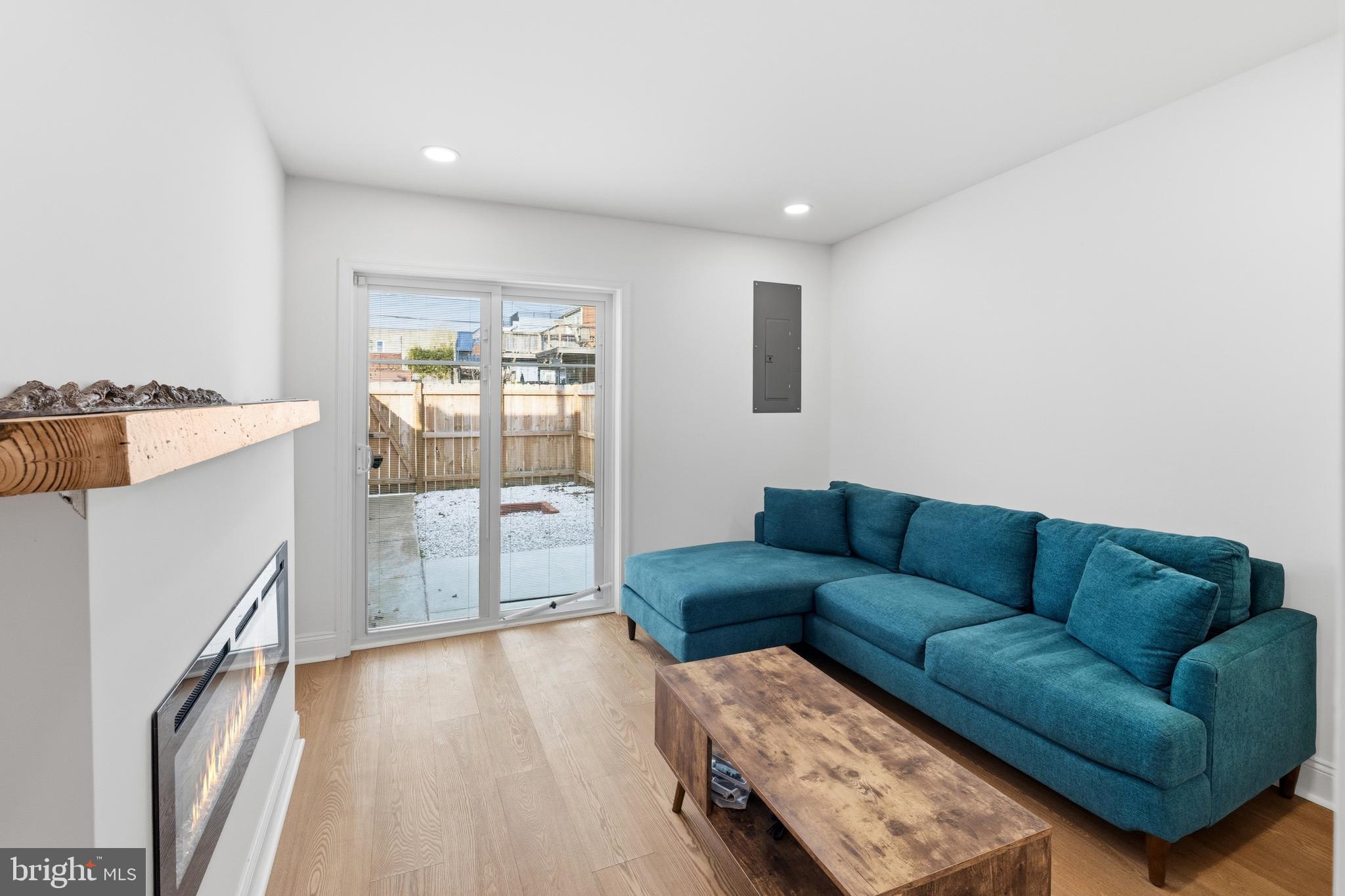 HIGHLANDTOWN - Residential