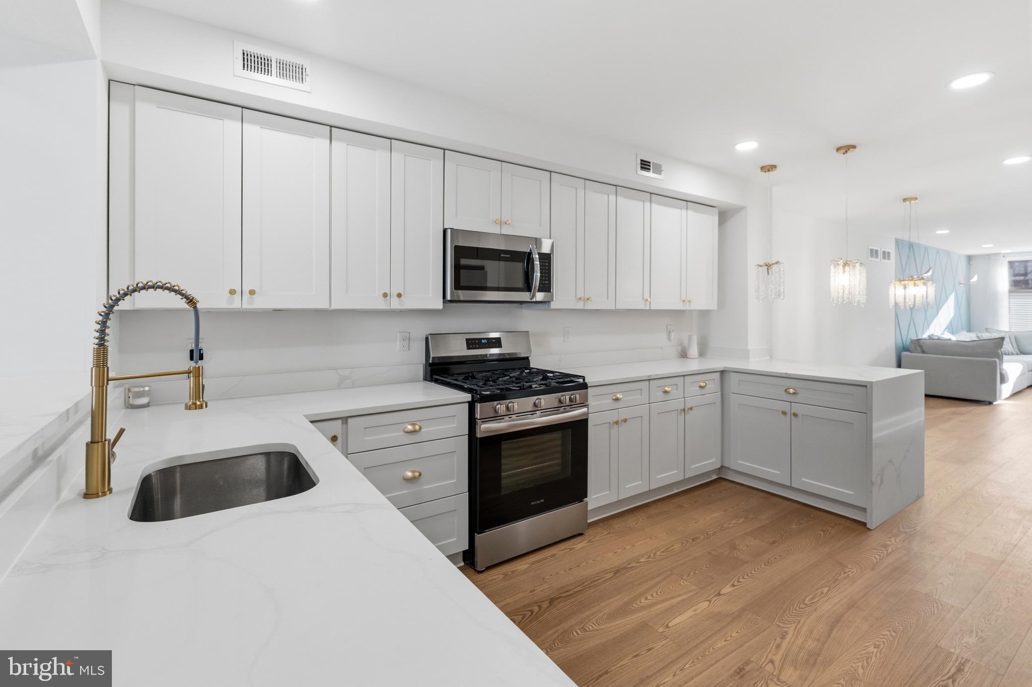 HIGHLANDTOWN - Residential