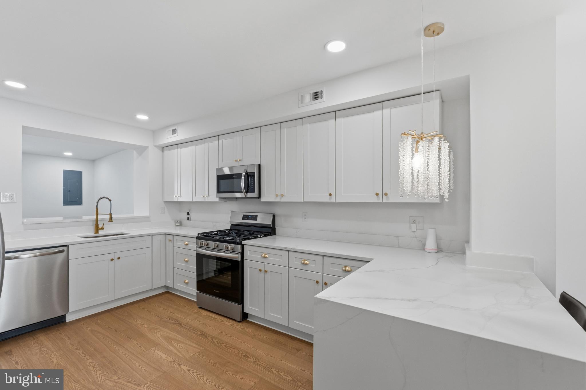 HIGHLANDTOWN - Residential