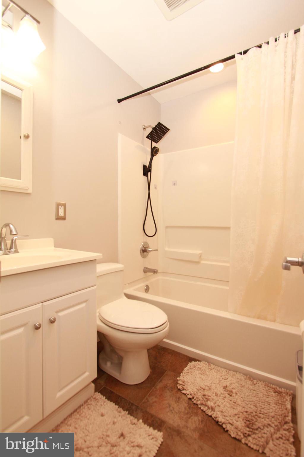 HOLME CIRCLE - Residential