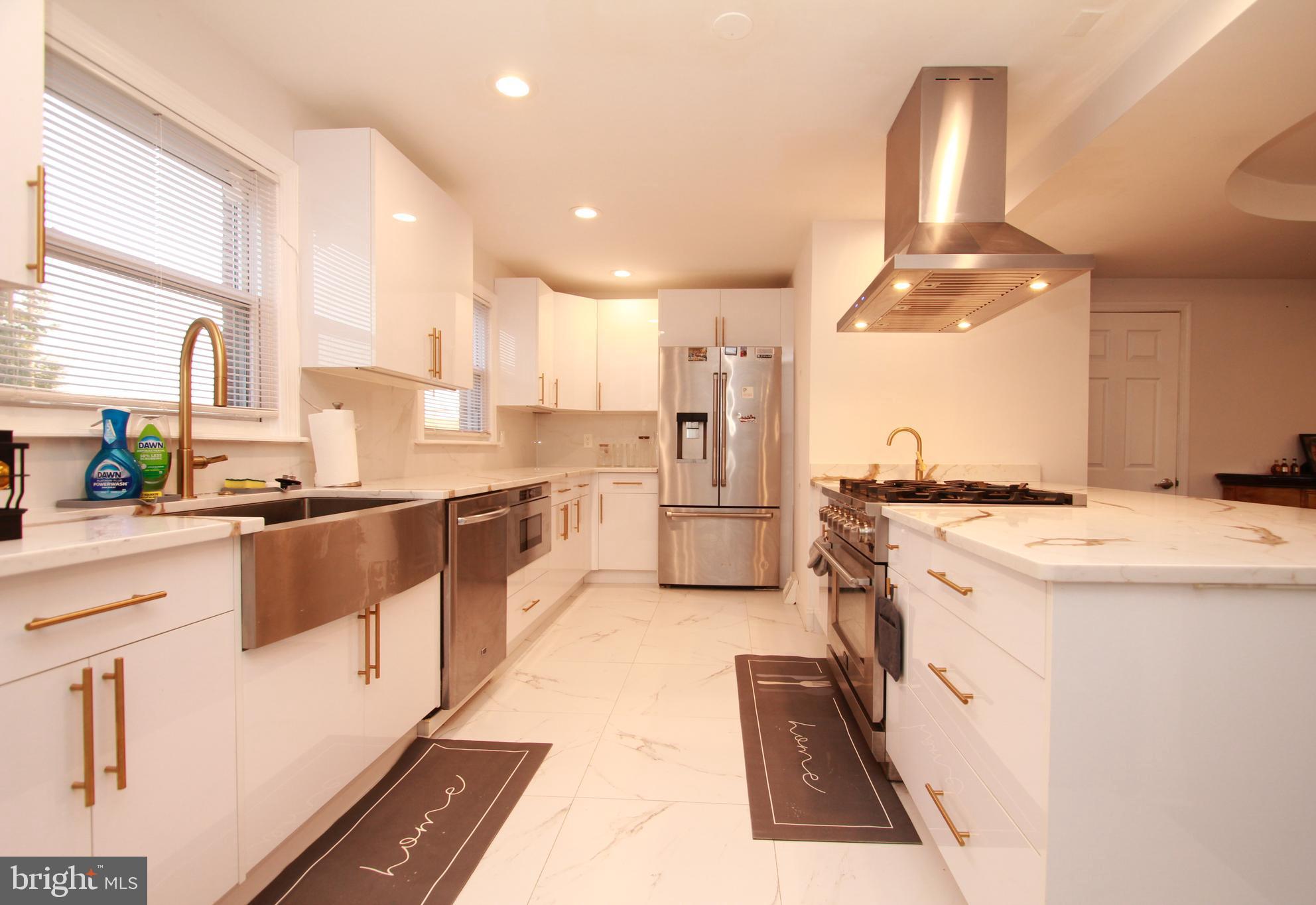 HOLME CIRCLE - Residential