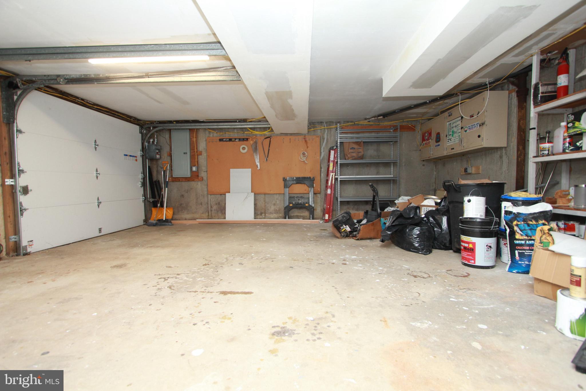 HOLME CIRCLE - Residential