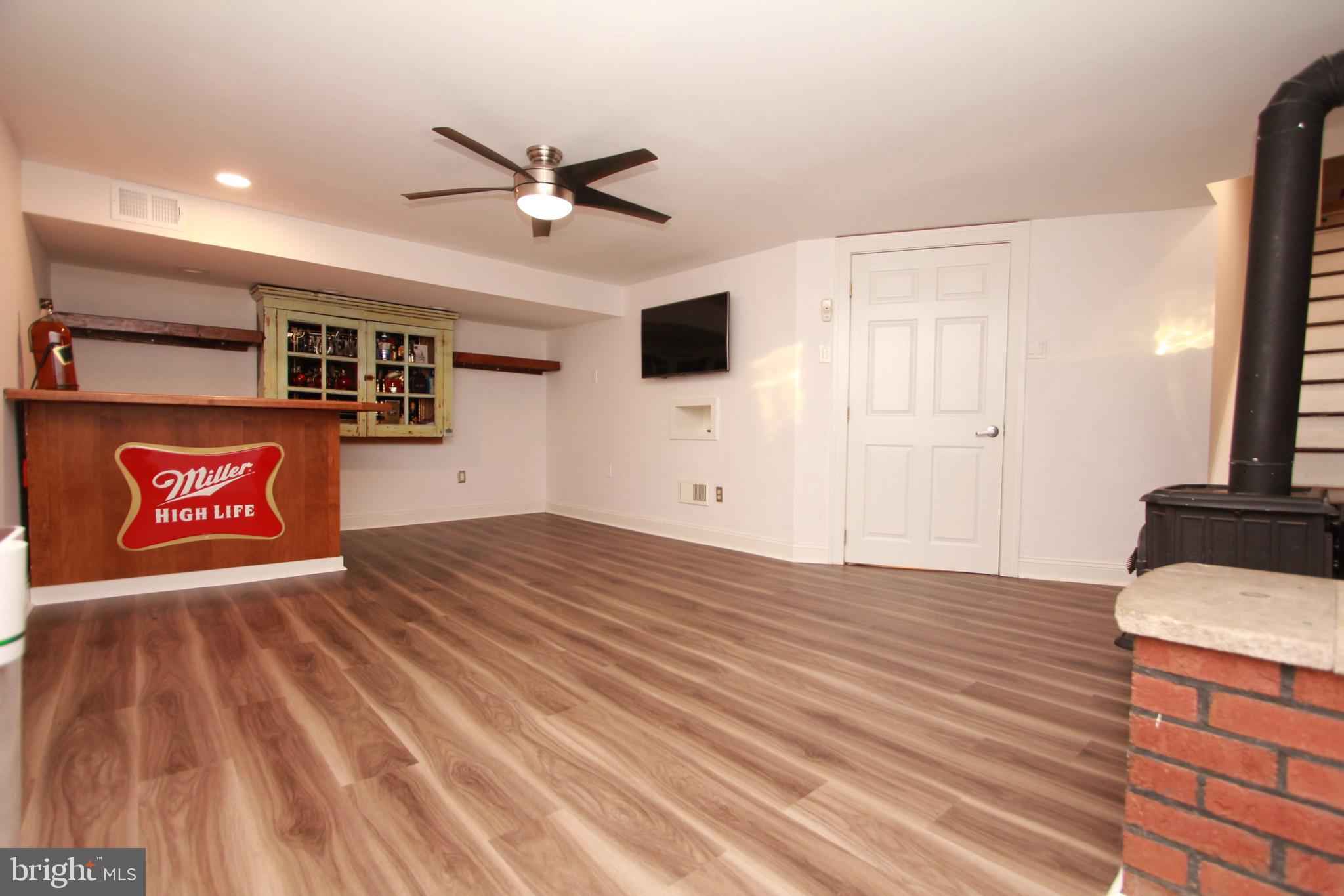 HOLME CIRCLE - Residential