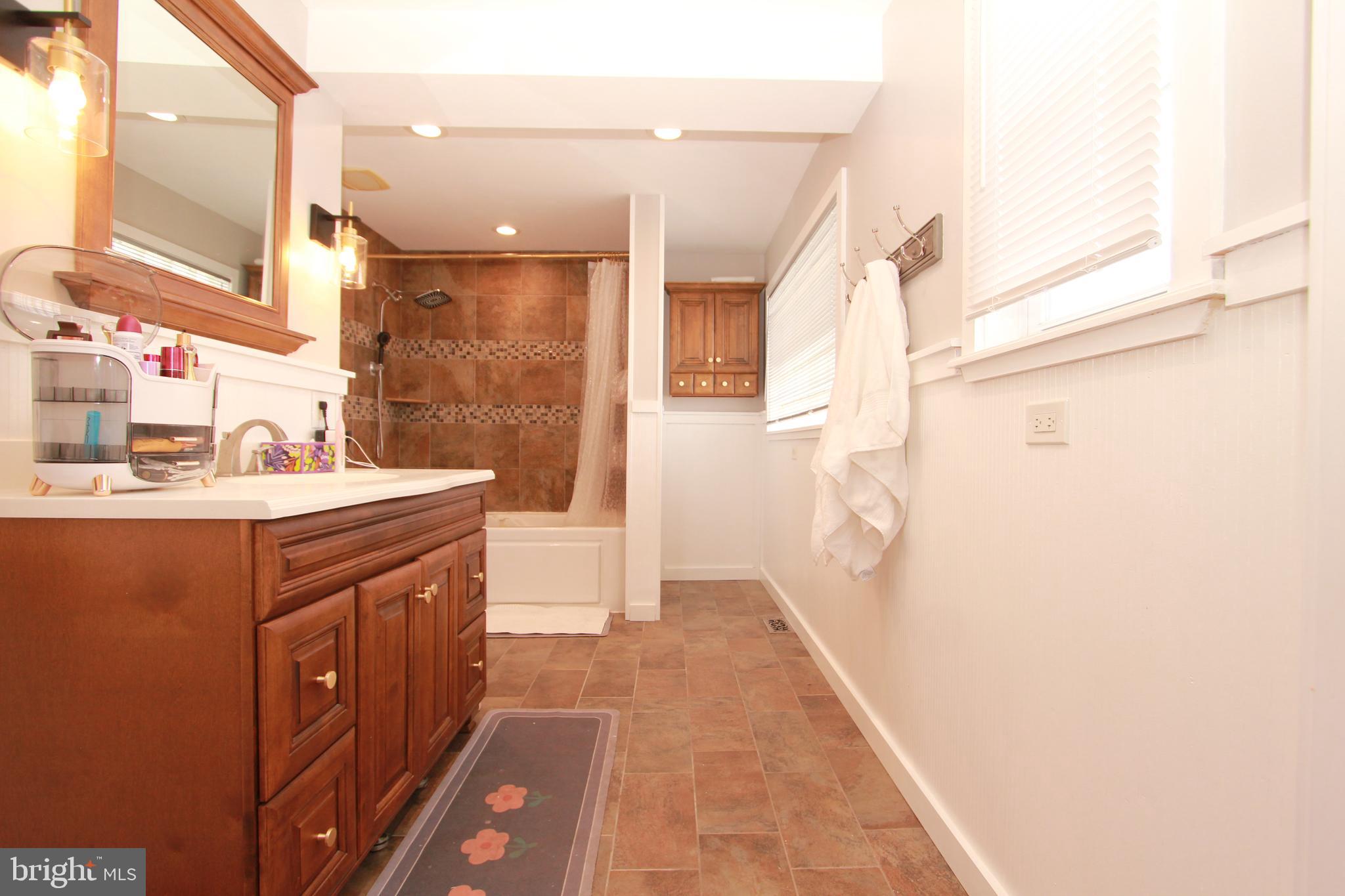 HOLME CIRCLE - Residential