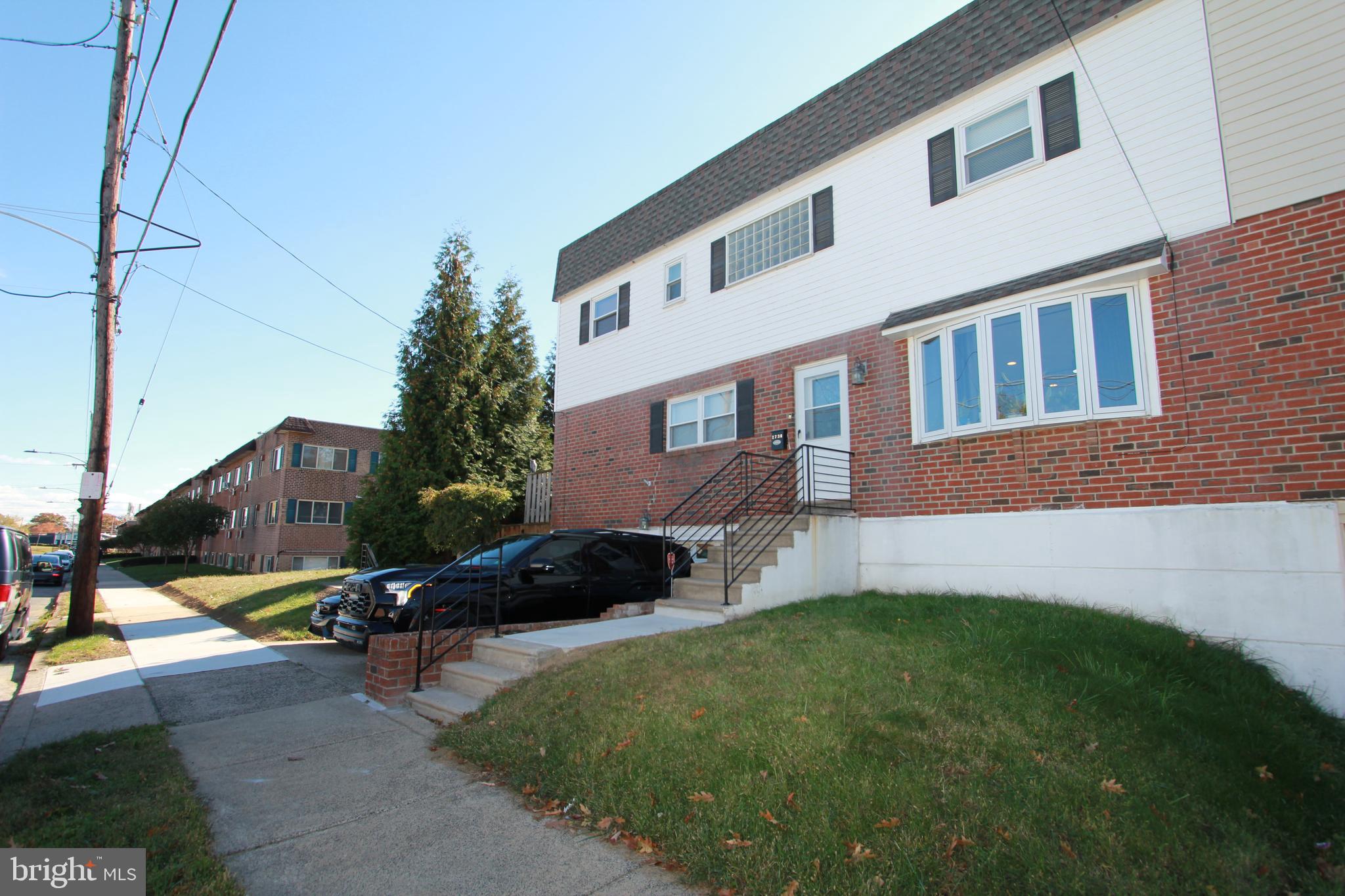 HOLME CIRCLE - Residential