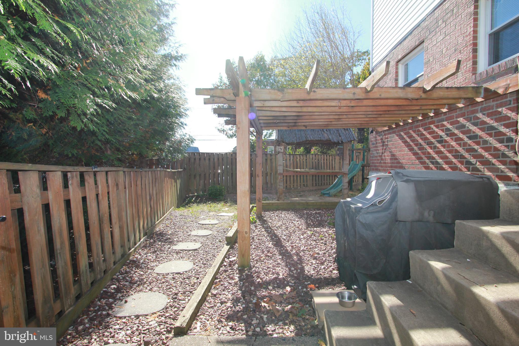 HOLME CIRCLE - Residential