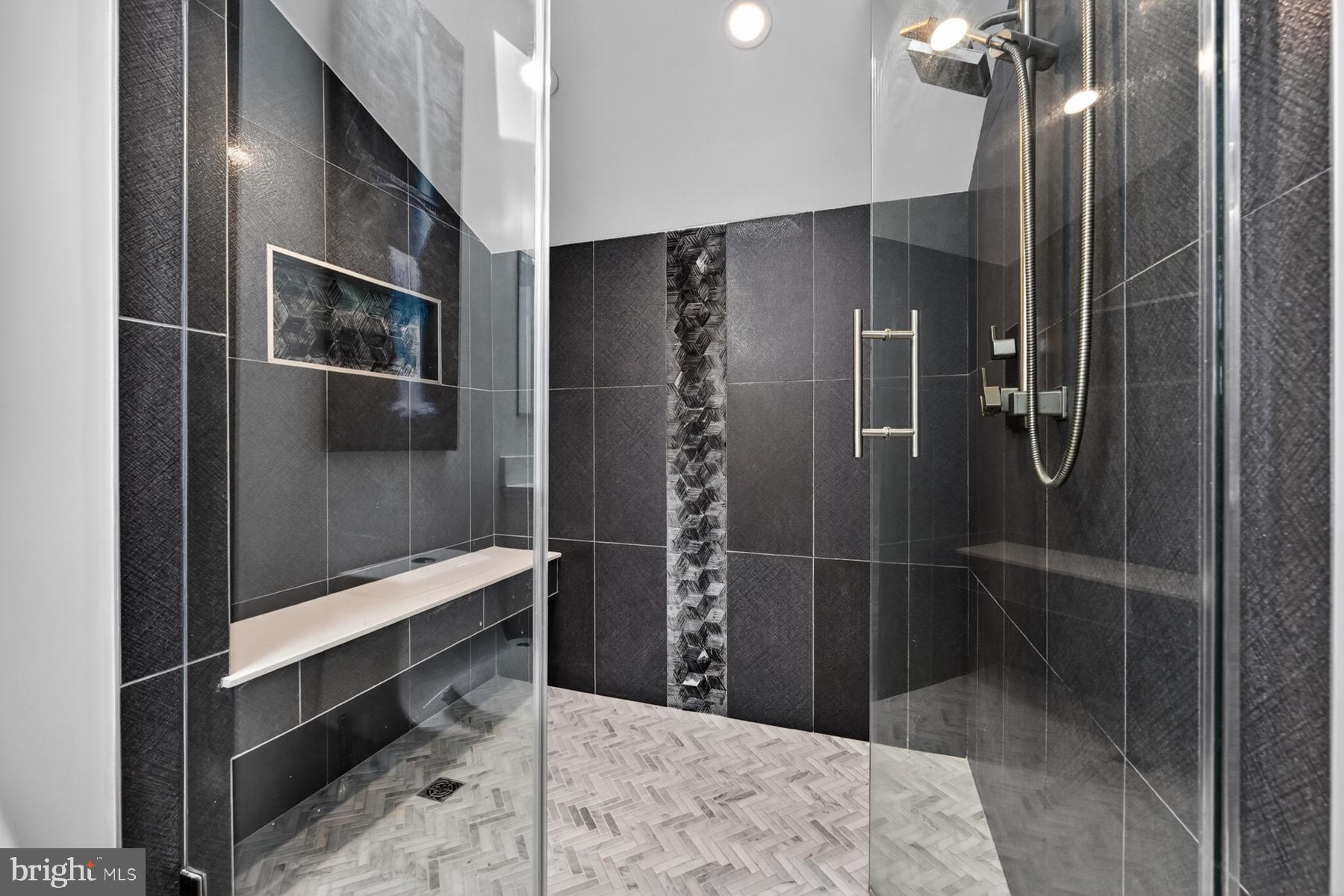 SOUTH RIVER SPRING LAKE - Residential