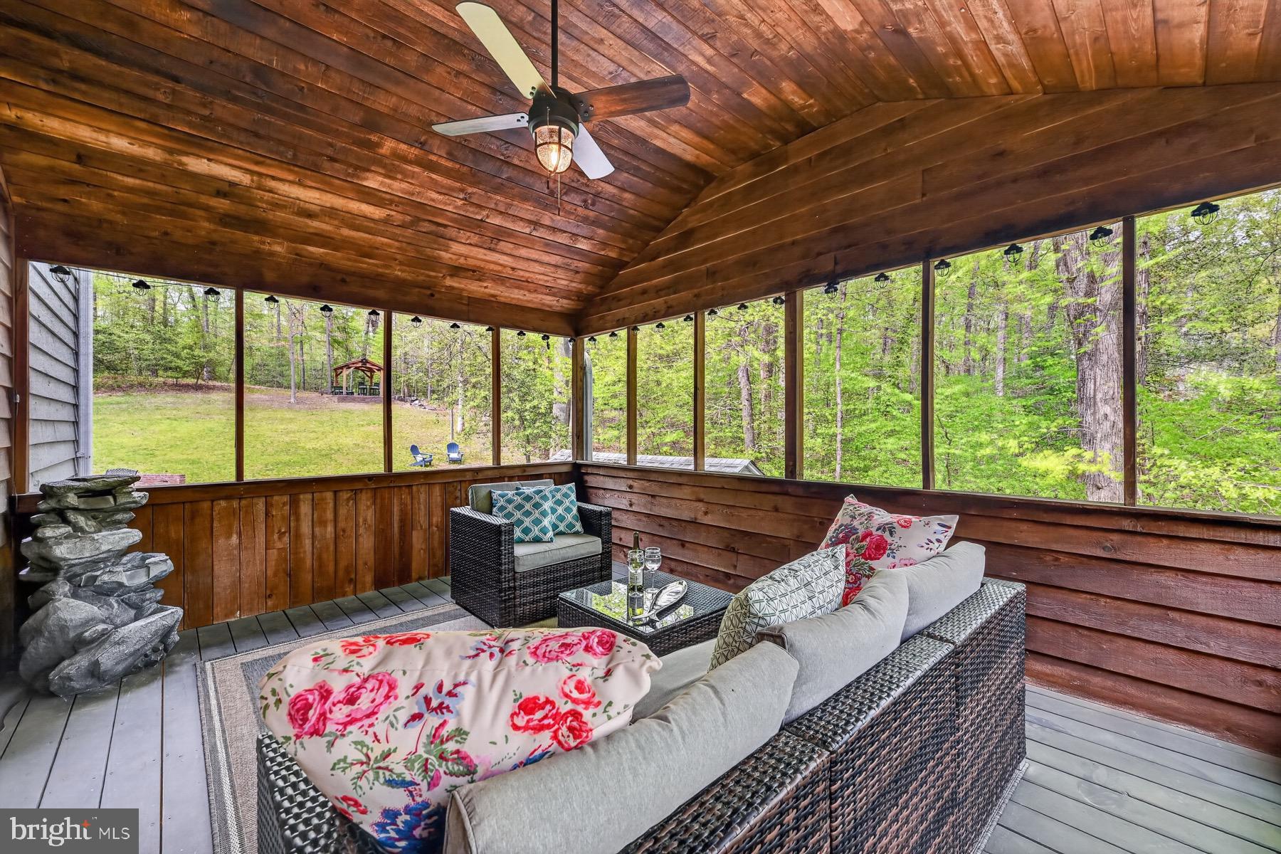 SOUTH RIVER SPRING LAKE - Residential