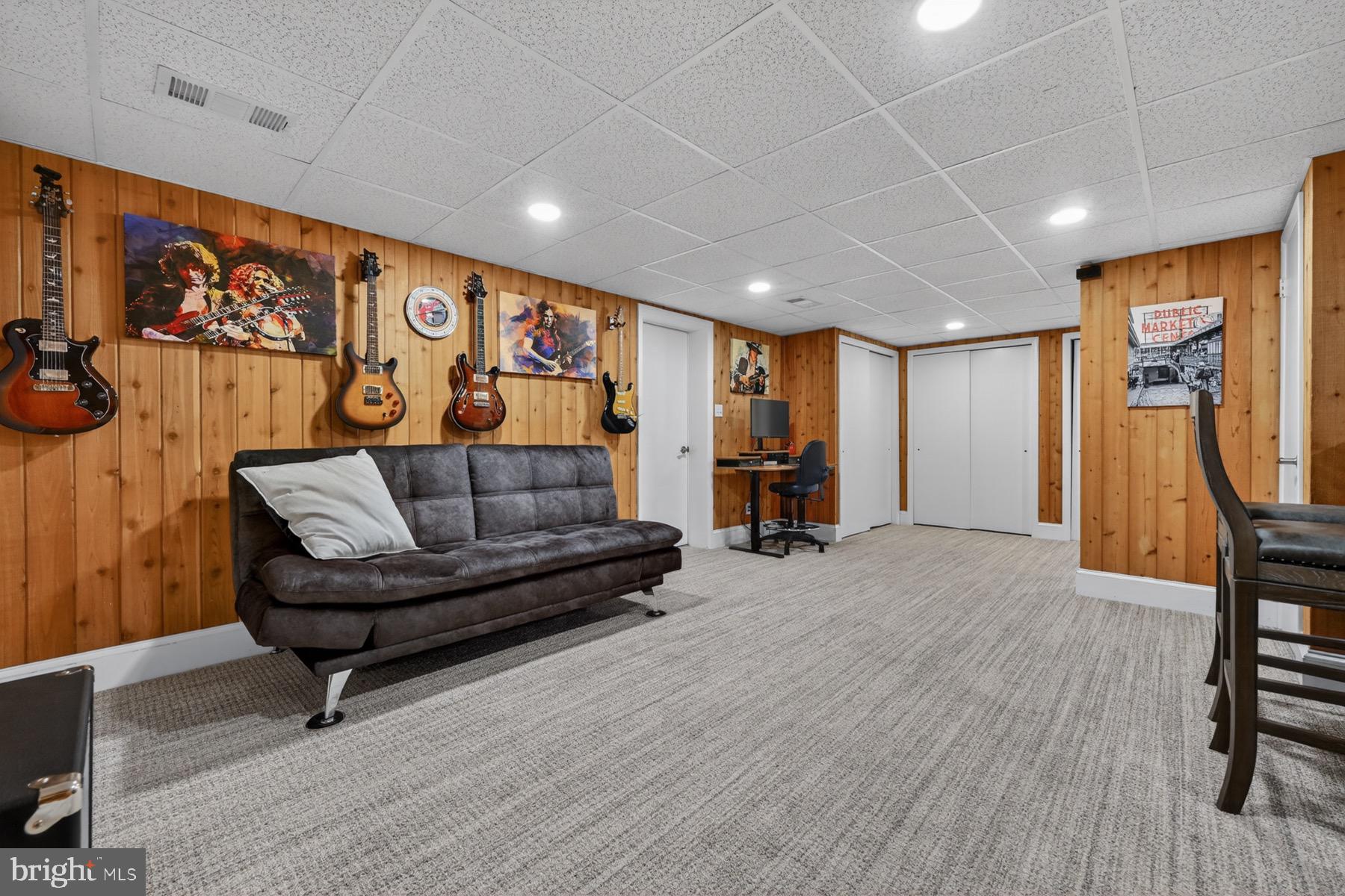 SOUTH RIVER SPRING LAKE - Residential