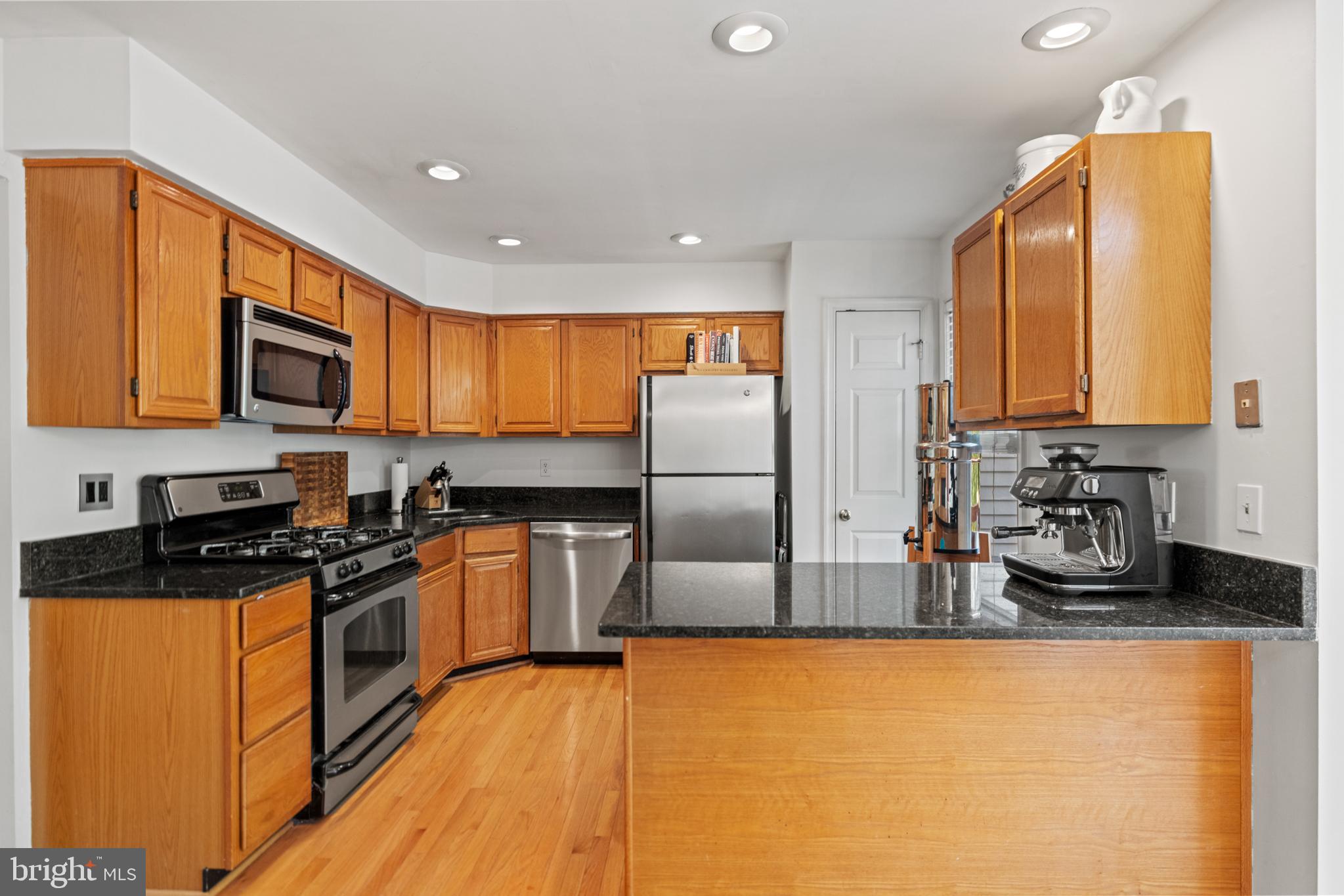 KINGSTOWNE - Residential Lease